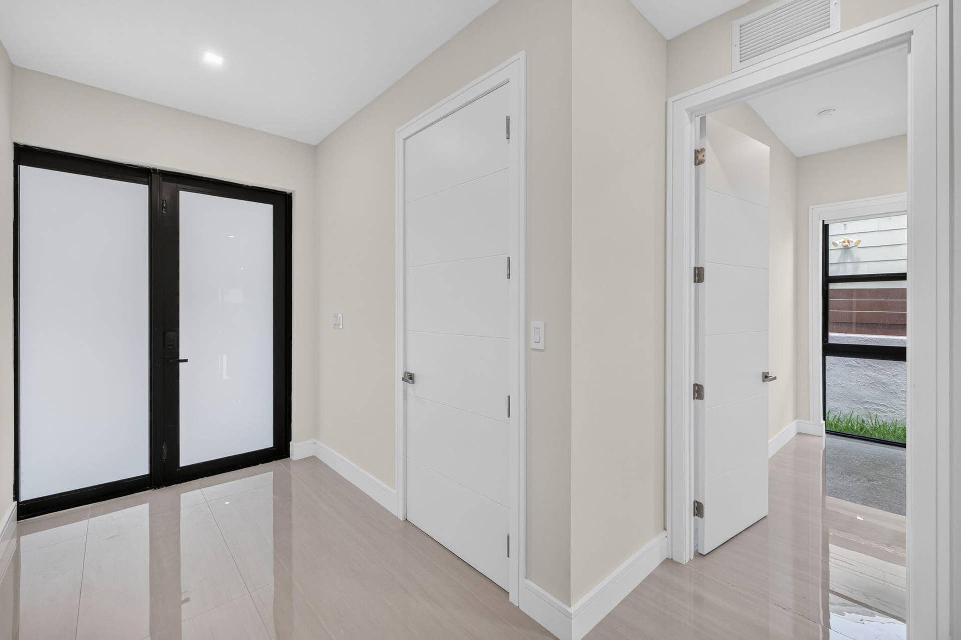 704 SW 9th Street, Fort Lauderdale, FL 33315 9-web-or-mls-699A6029