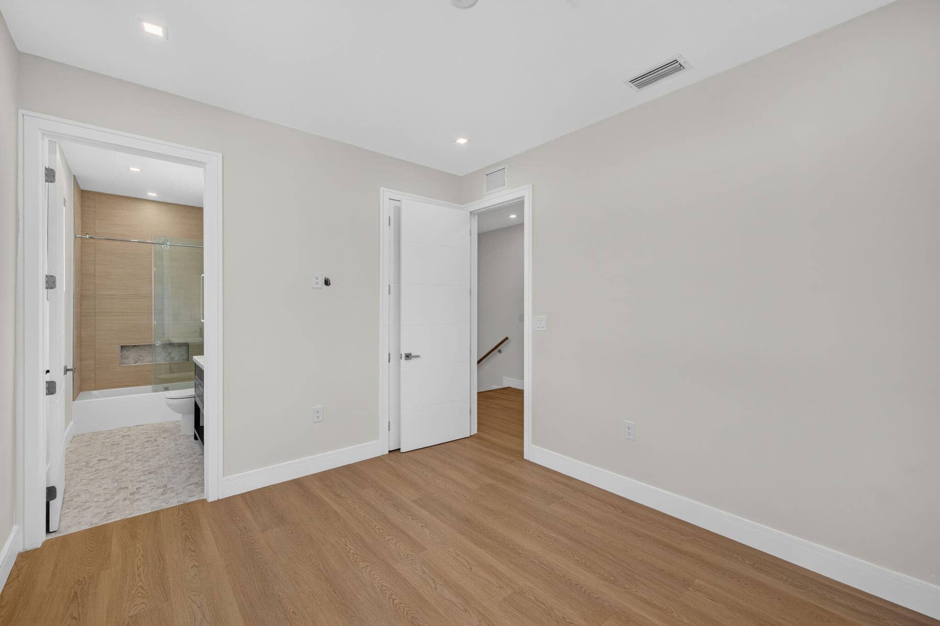 704 SW 9th Street, Fort Lauderdale, FL 33315 68-web-or-mls-699A6489