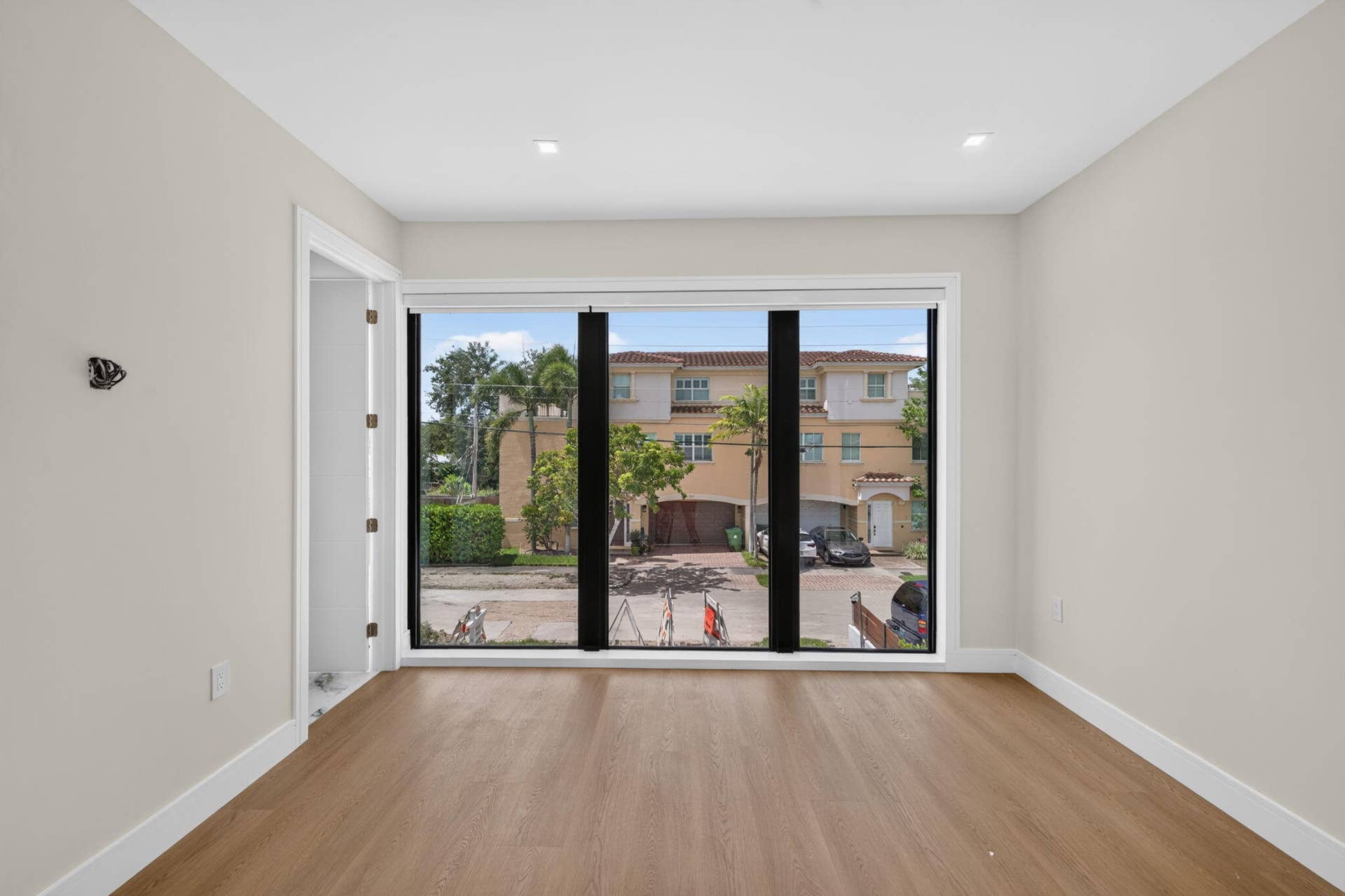 704 SW 9th Street, Fort Lauderdale, FL 33315 74-web-or-mls-699A6554