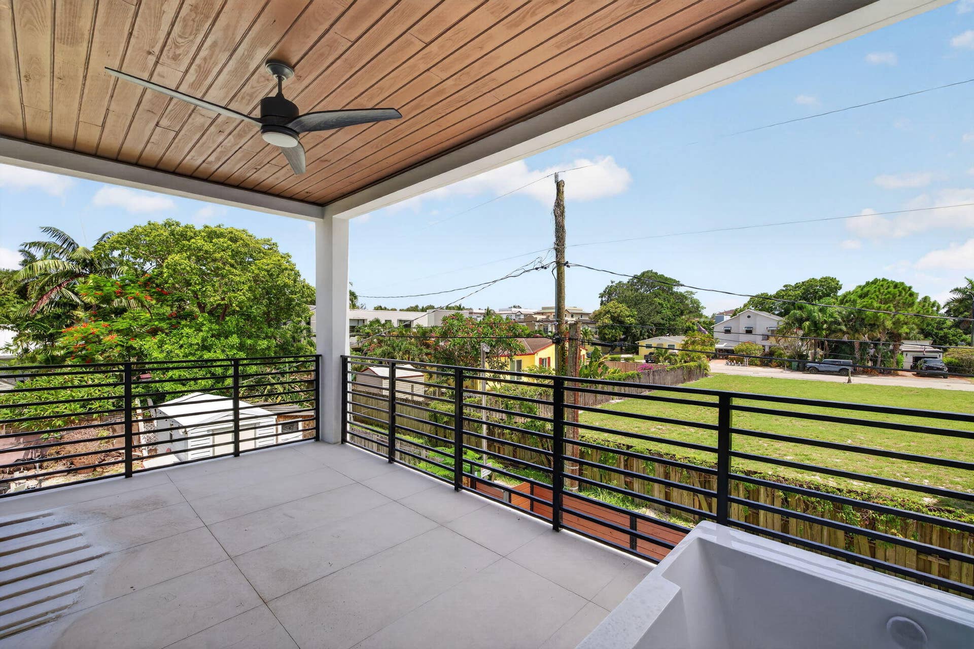 704 SW 9th Street, Fort Lauderdale, FL 33315 56-web-or-mls-699A6395
