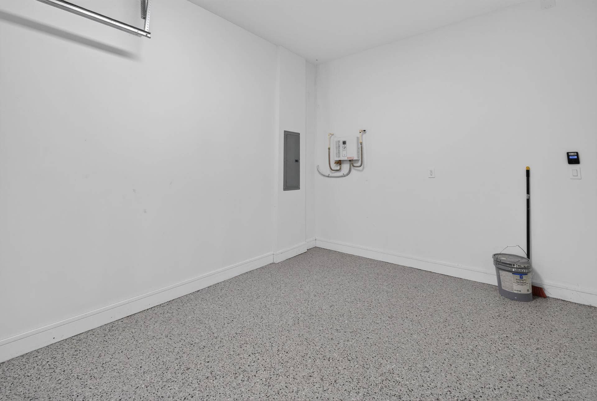 704 SW 9th Street, Fort Lauderdale, FL 33315 40-web-or-mls-699A6264