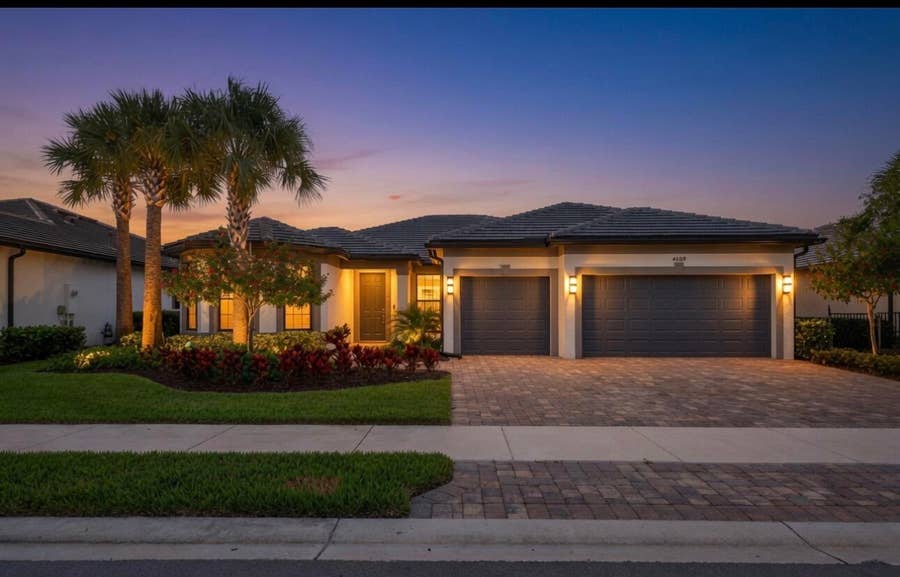 Property photo for 4609 PINEHURST Trail W, Oakland Park, FL