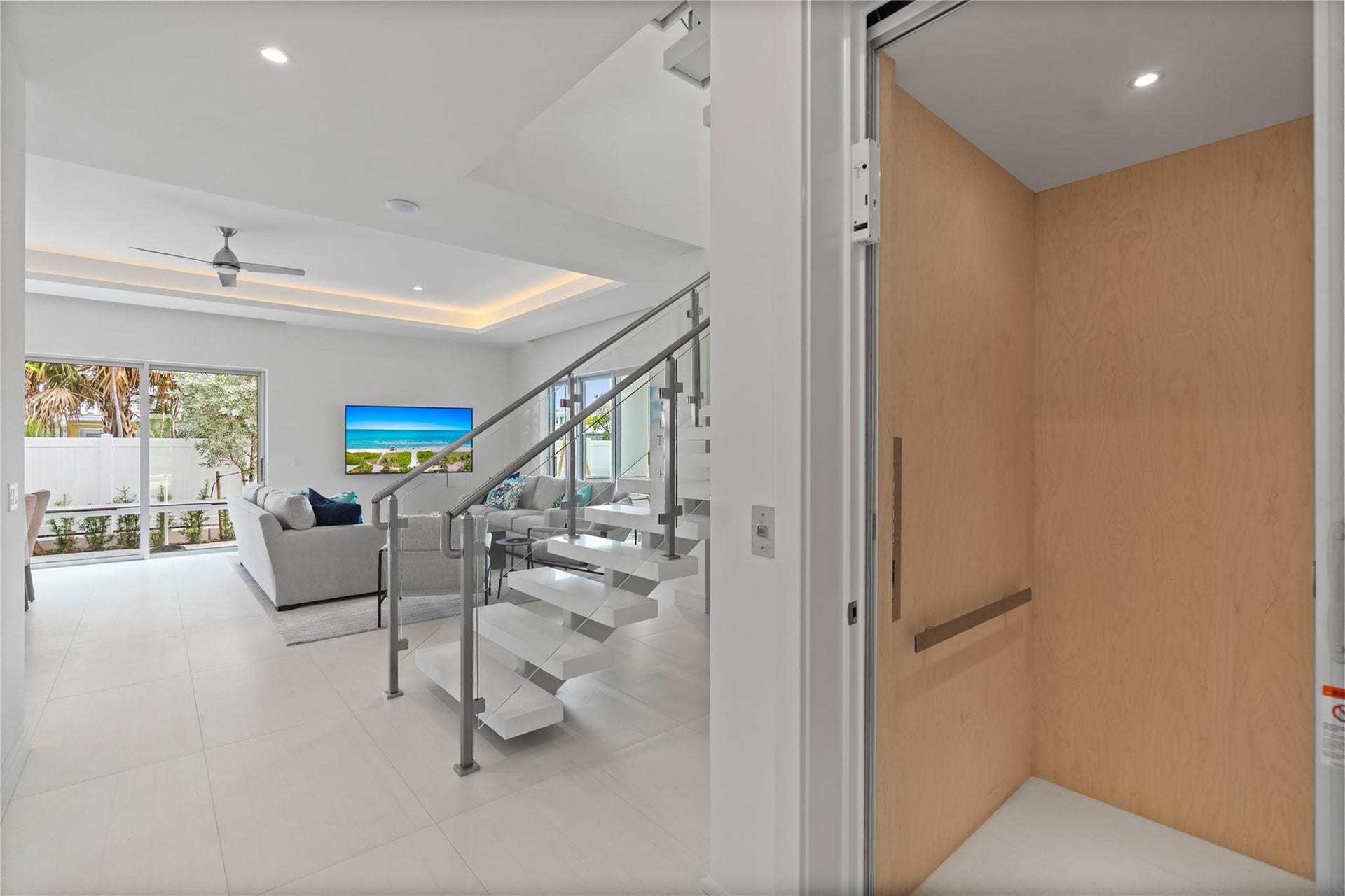 221 Shore Court, #Unit 221, Lauderdale By The Sea, FL 33308 Indoor Elevator