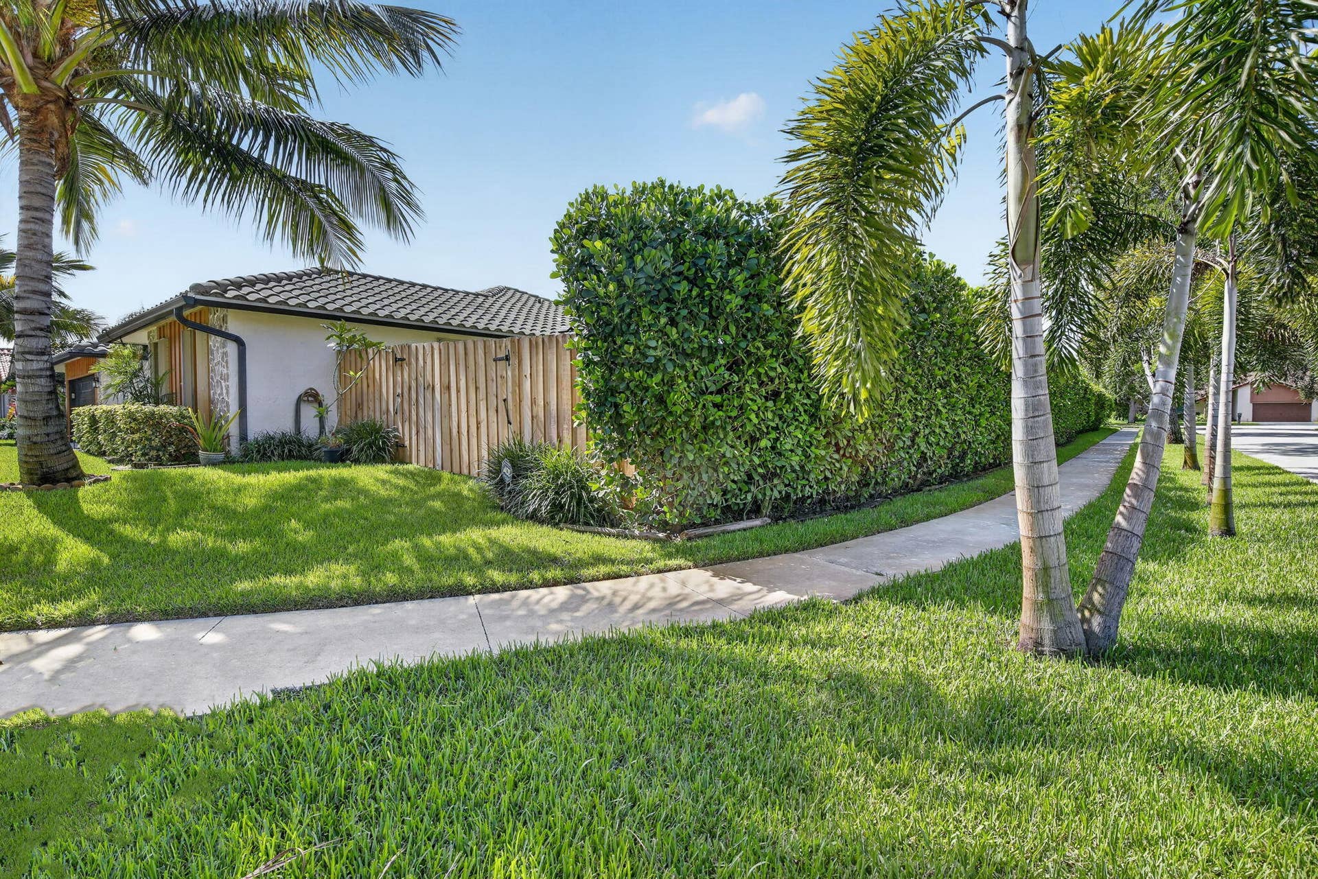 9680 NW 10th Court, Plantation, FL 33322 5-web-or-mls-_A7A2592