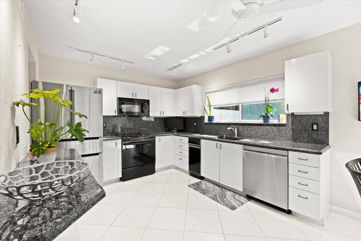 7338 Woodmont Court, Boca Raton, FL 33434 18-424A0519