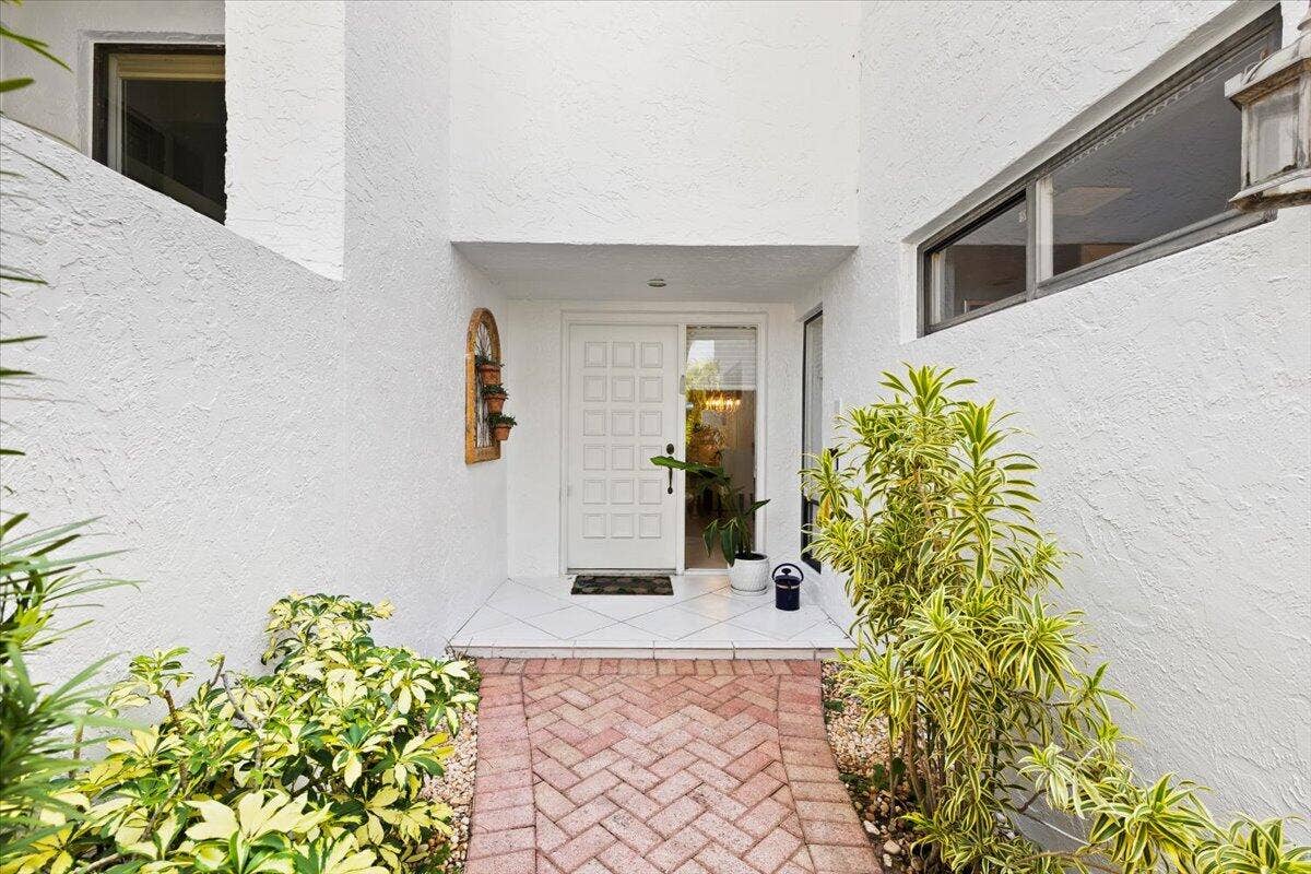 7338 Woodmont Court, Boca Raton, FL 33434 05-424A0454