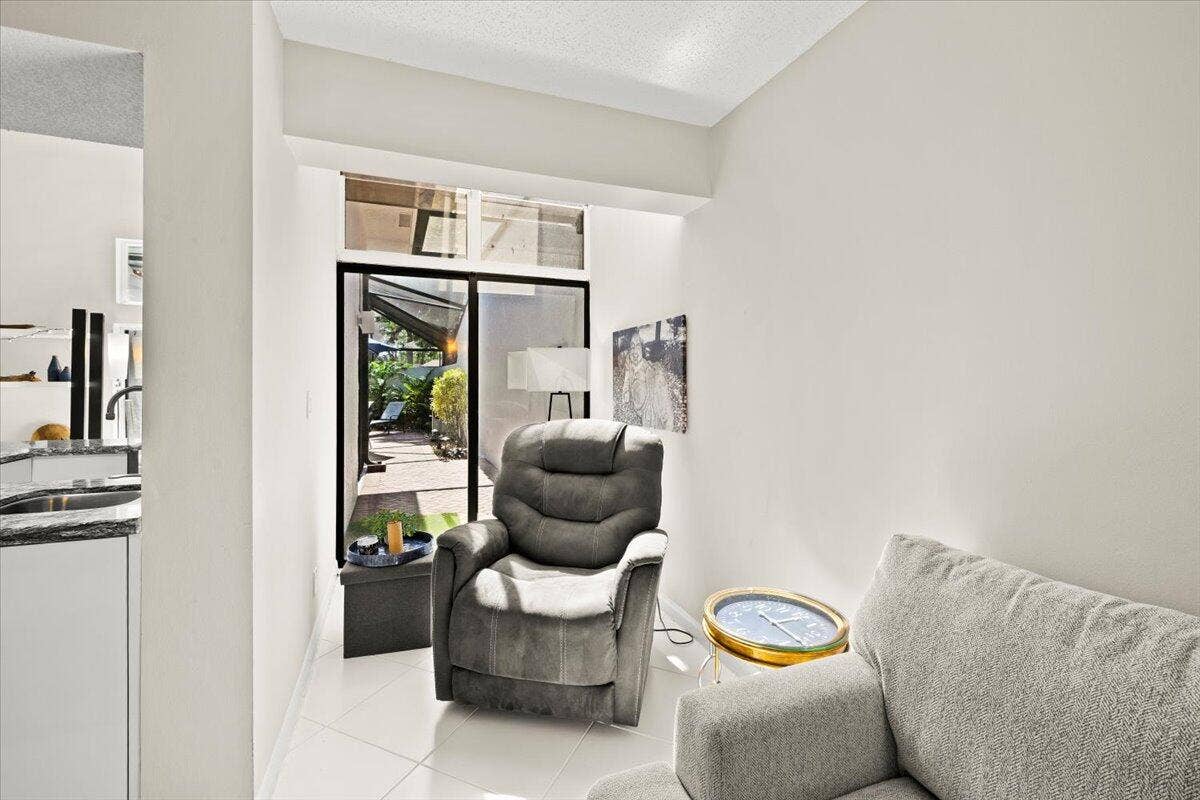 7338 Woodmont Court, Boca Raton, FL 33434 16-424A0514