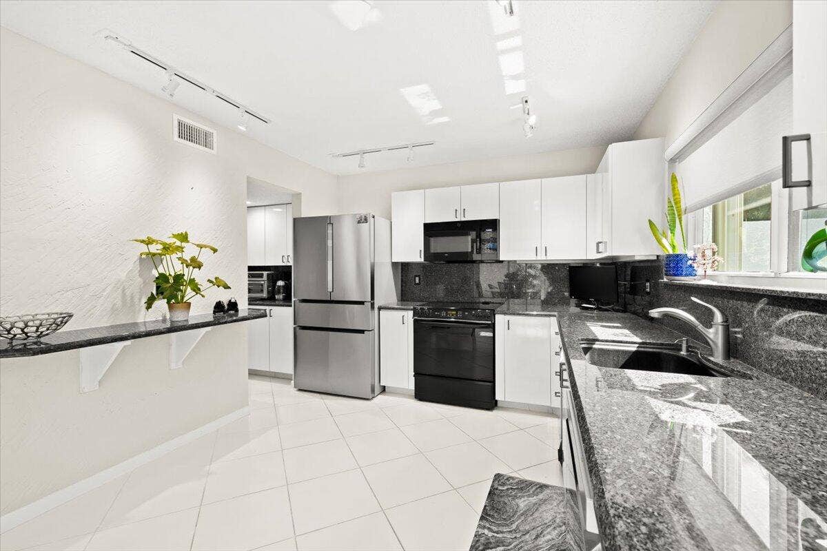 7338 Woodmont Court, Boca Raton, FL 33434 20-424A0534