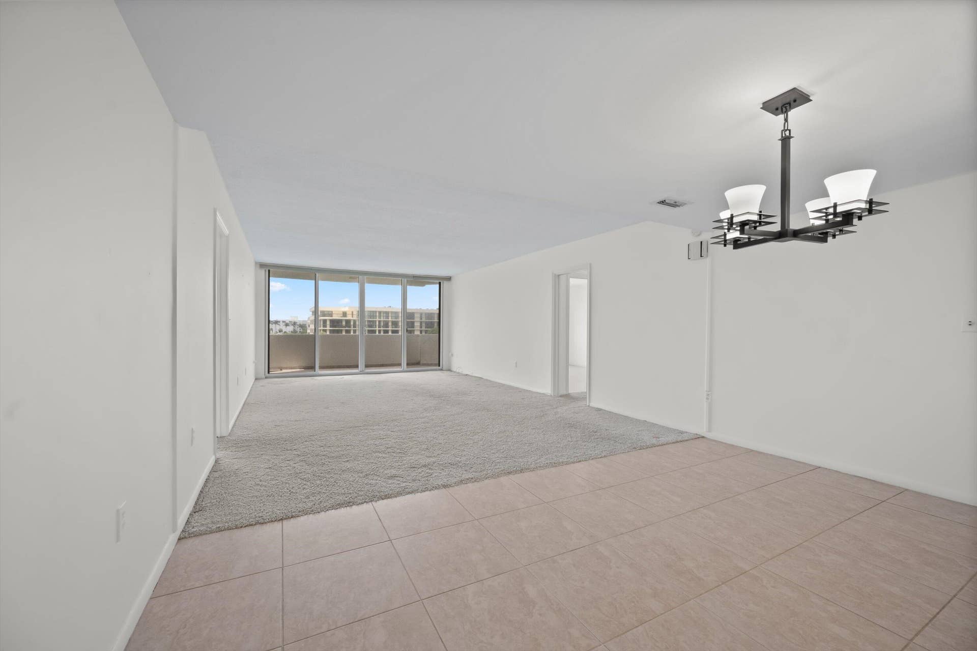2773 S Ocean Boulevard, #416, Palm Beach, FL 33480 Dining/Living Room