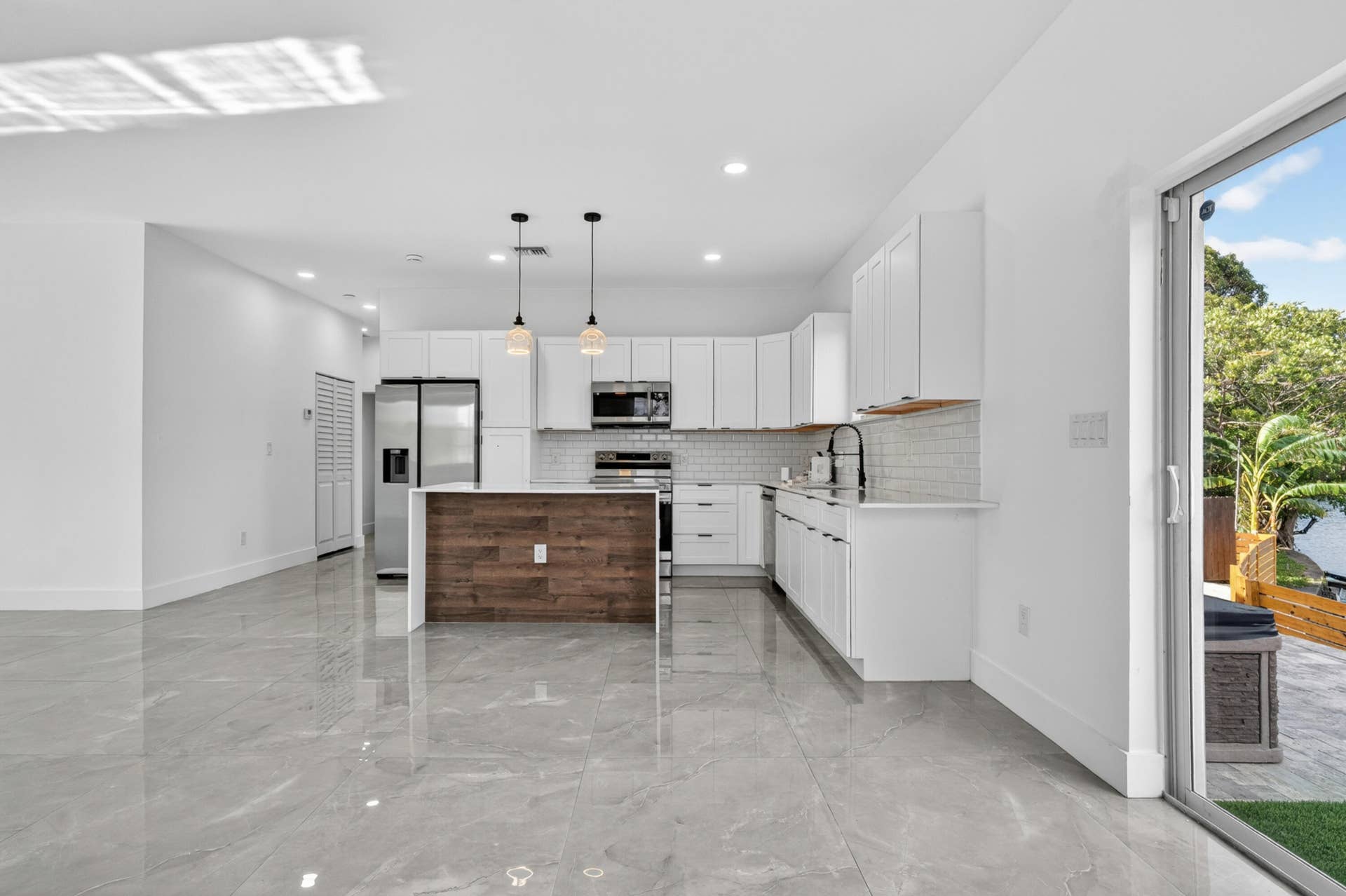 655 NW 24TH Avenue, Fort Lauderdale, FL 33311 655_property-24
