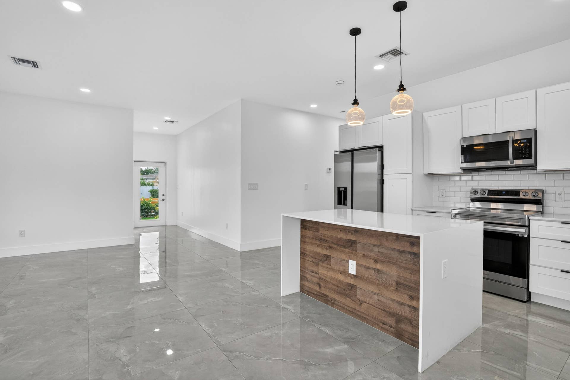 655 NW 24TH Avenue, Fort Lauderdale, FL 33311 655_property-34