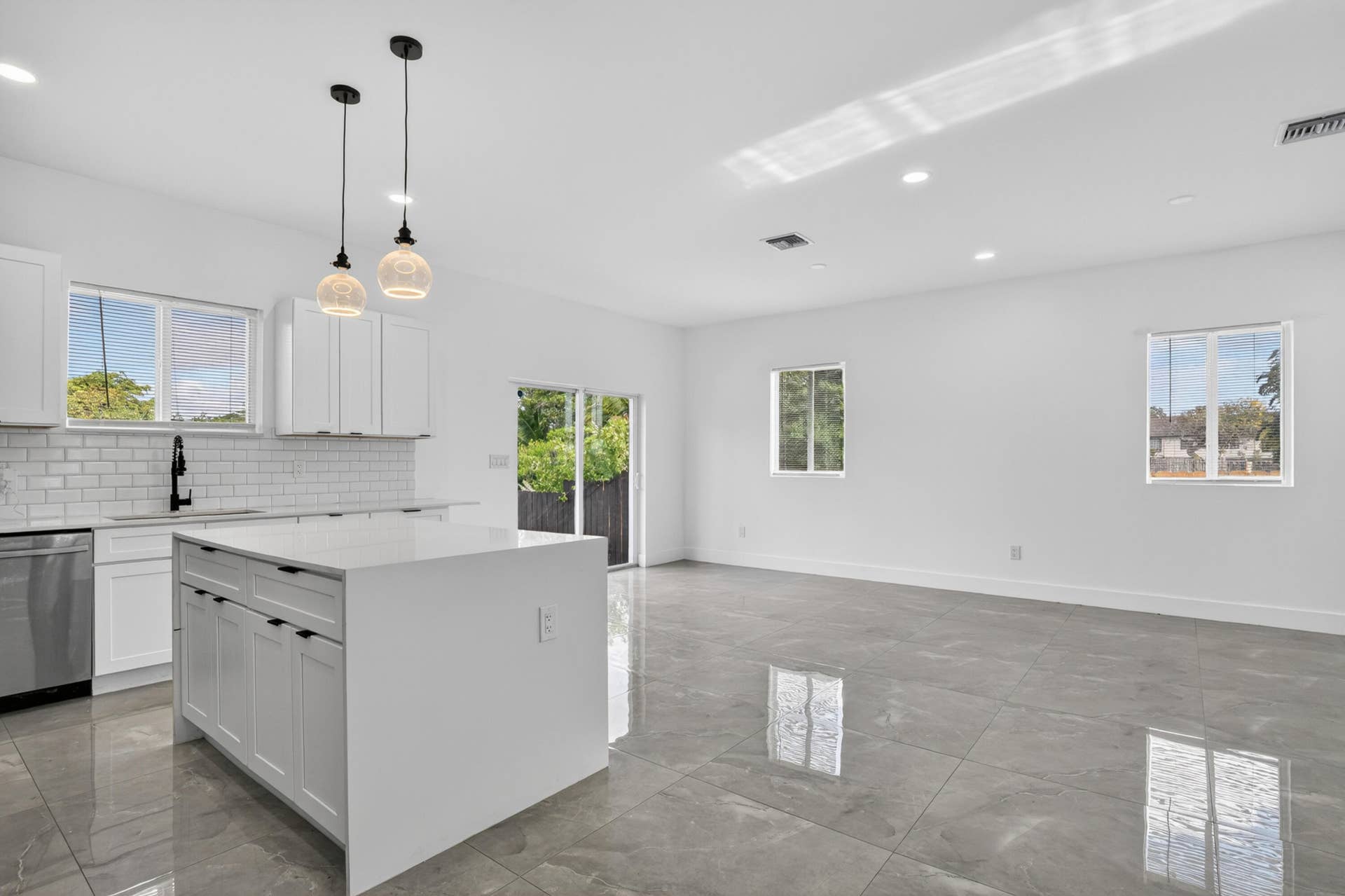 655 NW 24TH Avenue, Fort Lauderdale, FL 33311 655_property-33