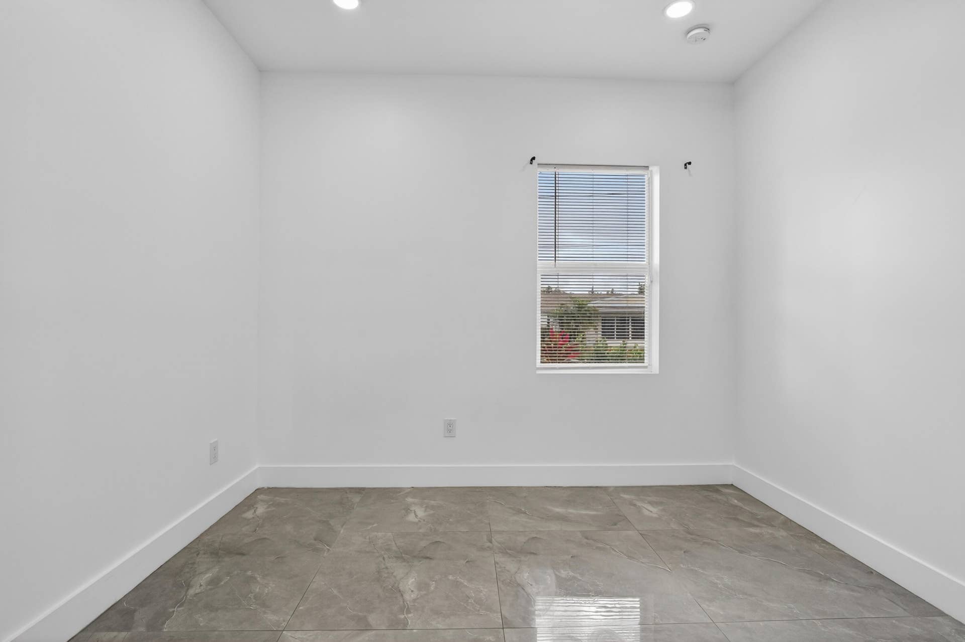655 NW 24TH Avenue, Fort Lauderdale, FL 33311 655_property-42