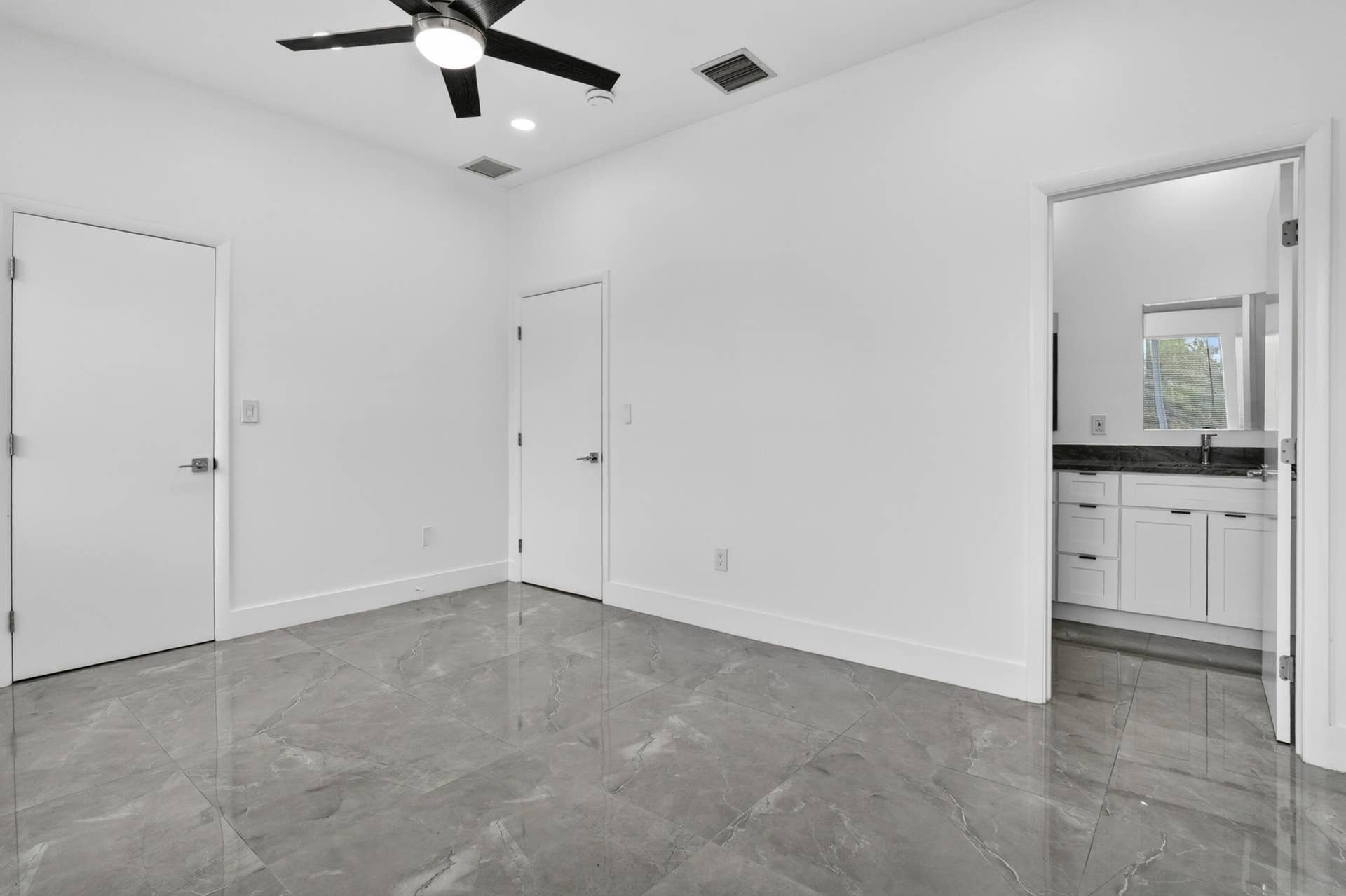 655 NW 24TH Avenue, Fort Lauderdale, FL 33311 655_property-16