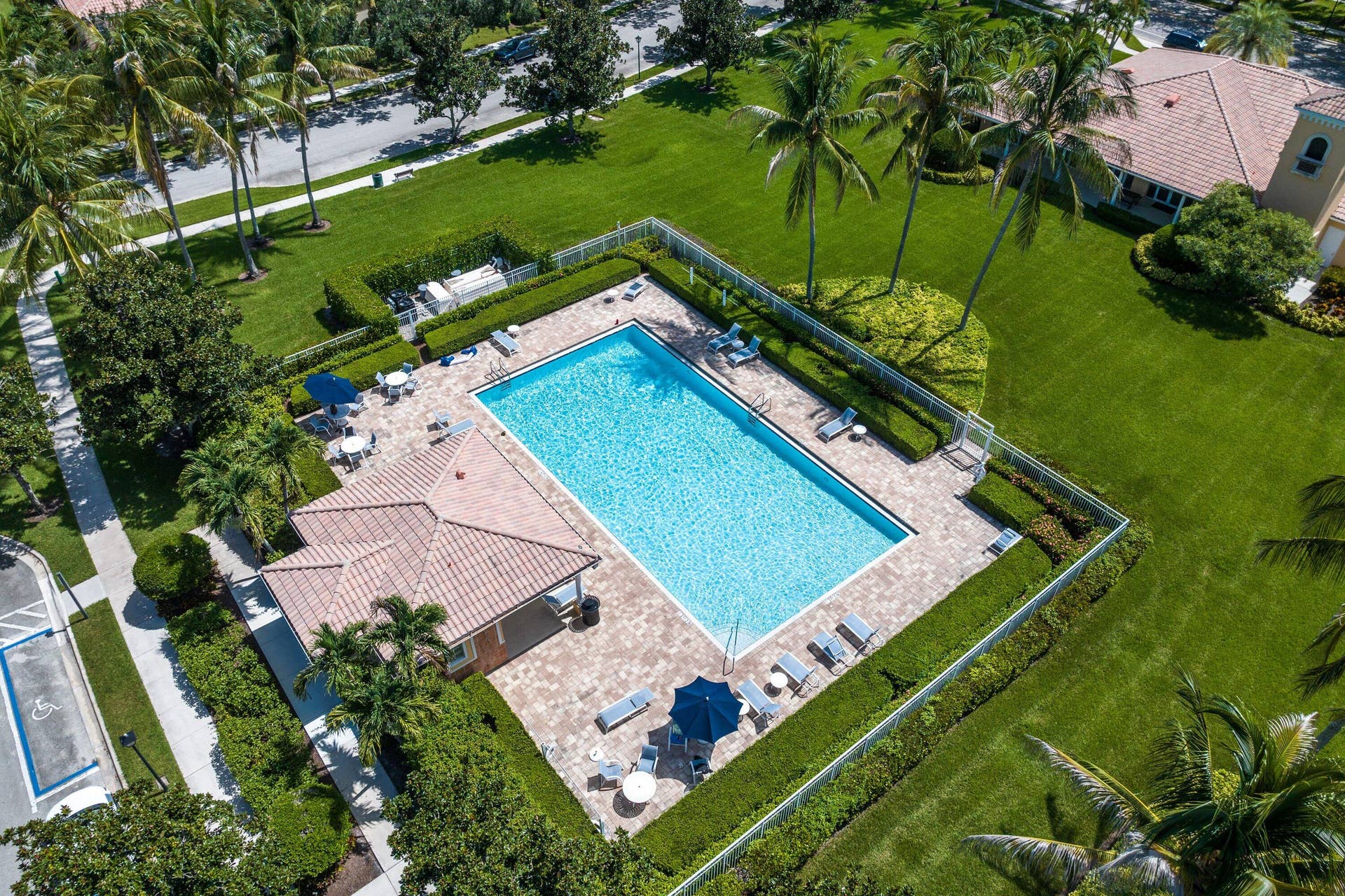 1852 Jeaga Drive, Jupiter, FL 33458 Community Pool/Clubhouse