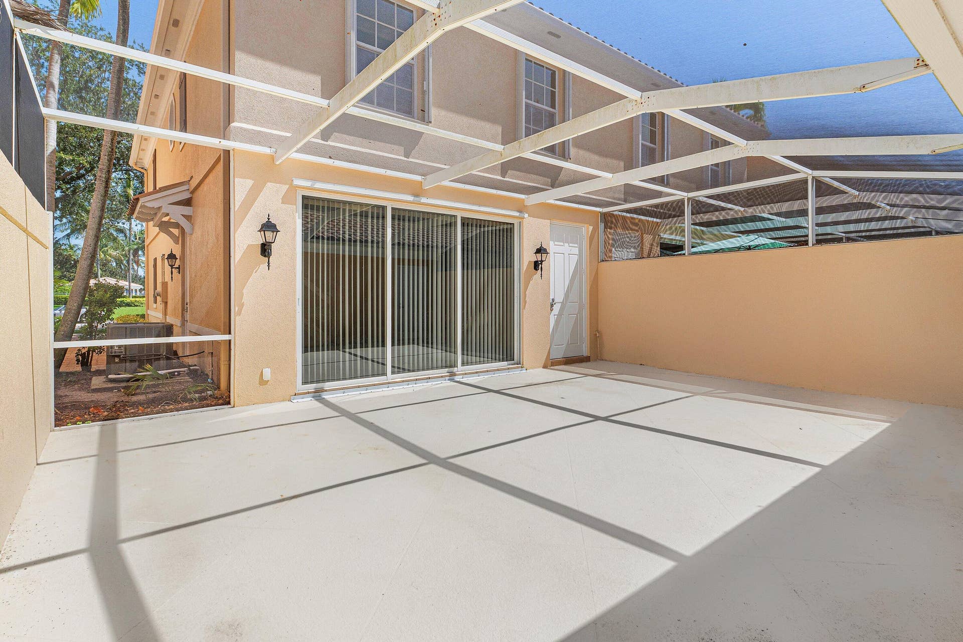 1852 Jeaga Drive, Jupiter, FL 33458 Private Screened Patio
