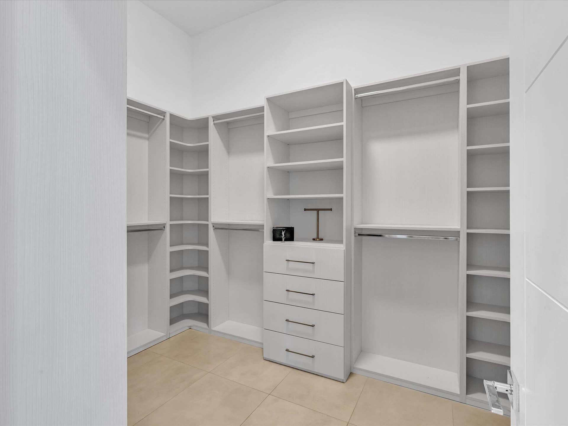 Walk-in Closet 1