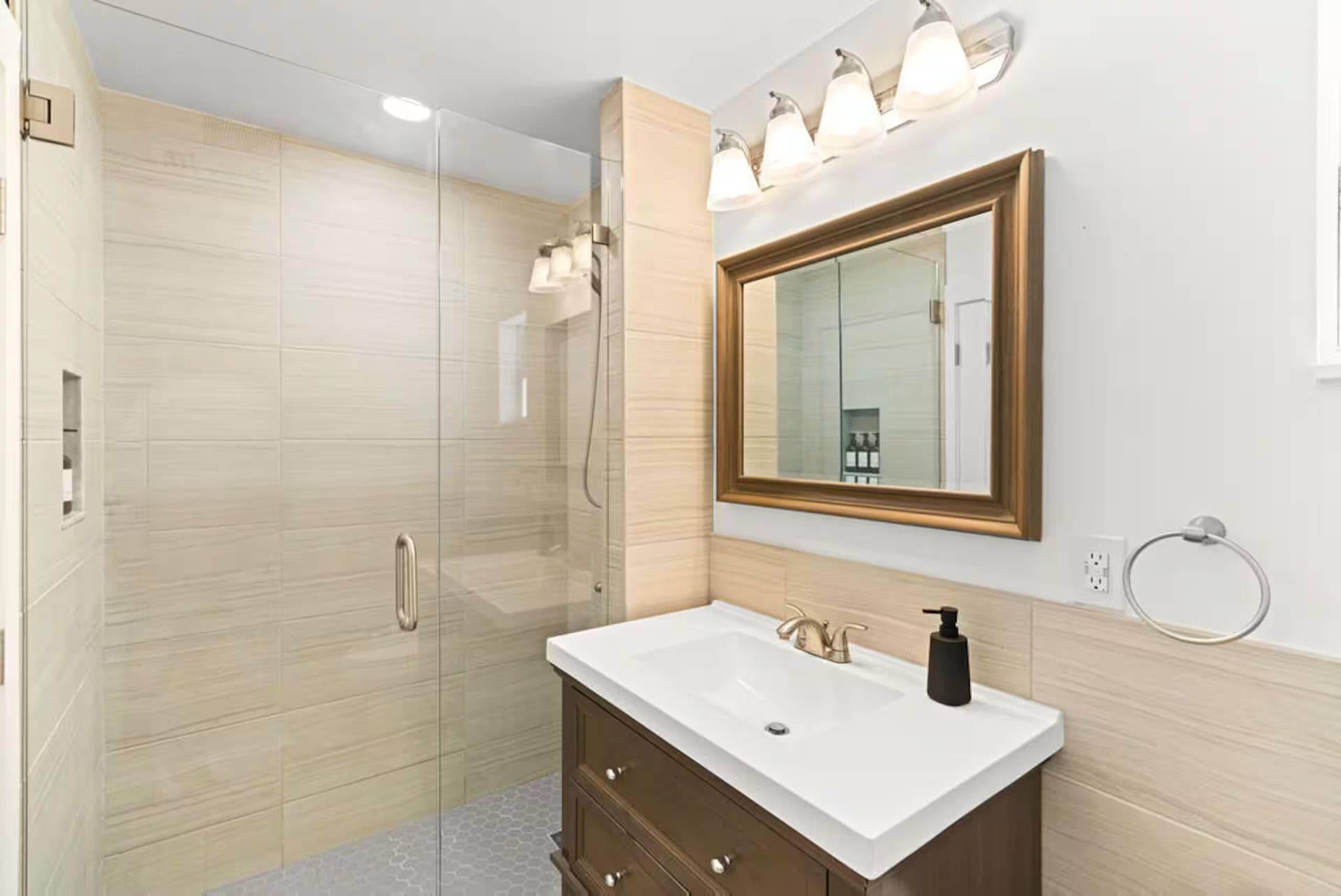 1216 Surf Road, Singer Island, FL 33404 4e5108e3-64a3-480e-b25b-0e31015fc75b