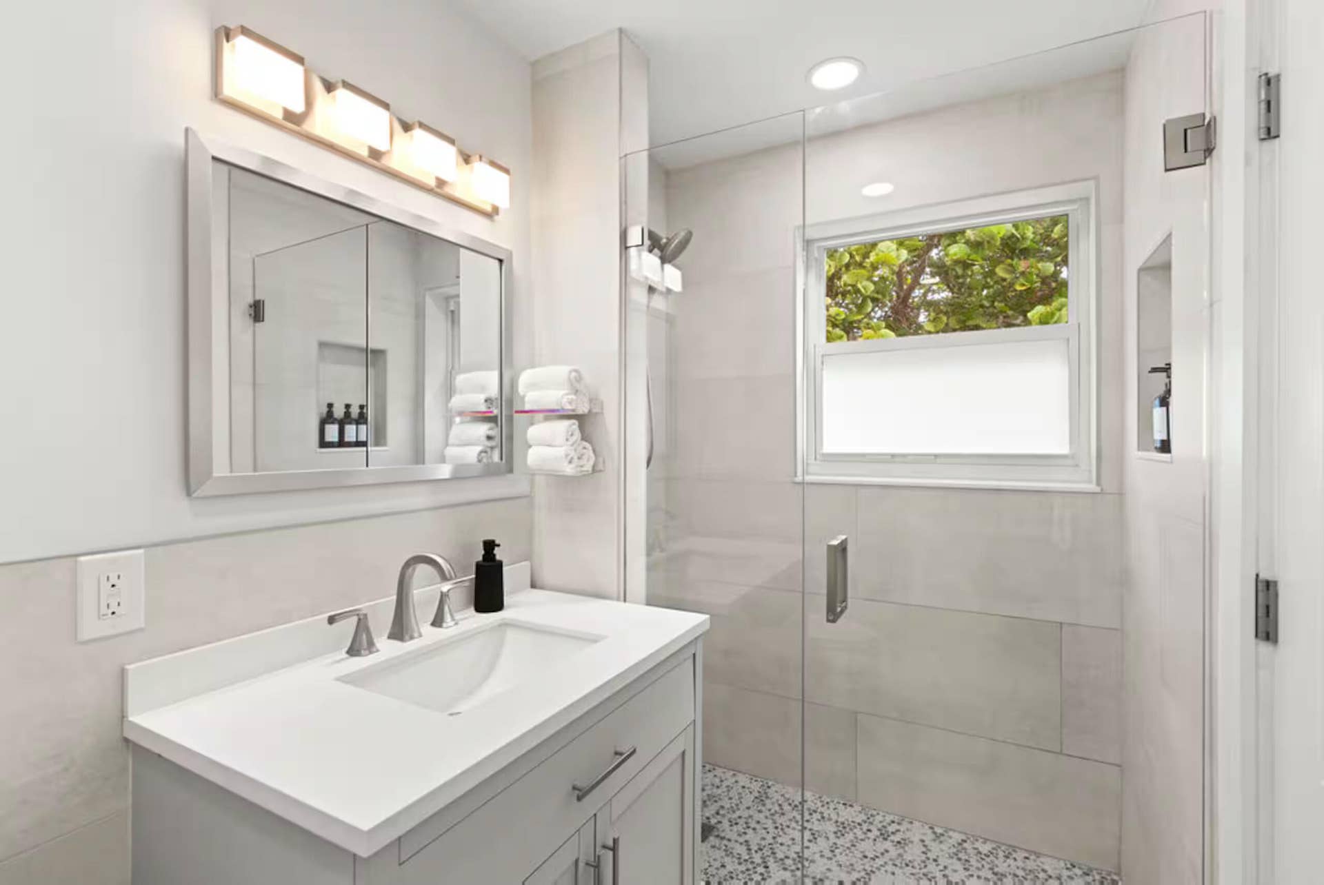 1216 Surf Road, Singer Island, FL 33404 7bf1fe87-3158-4913-90ff-59e14540175d