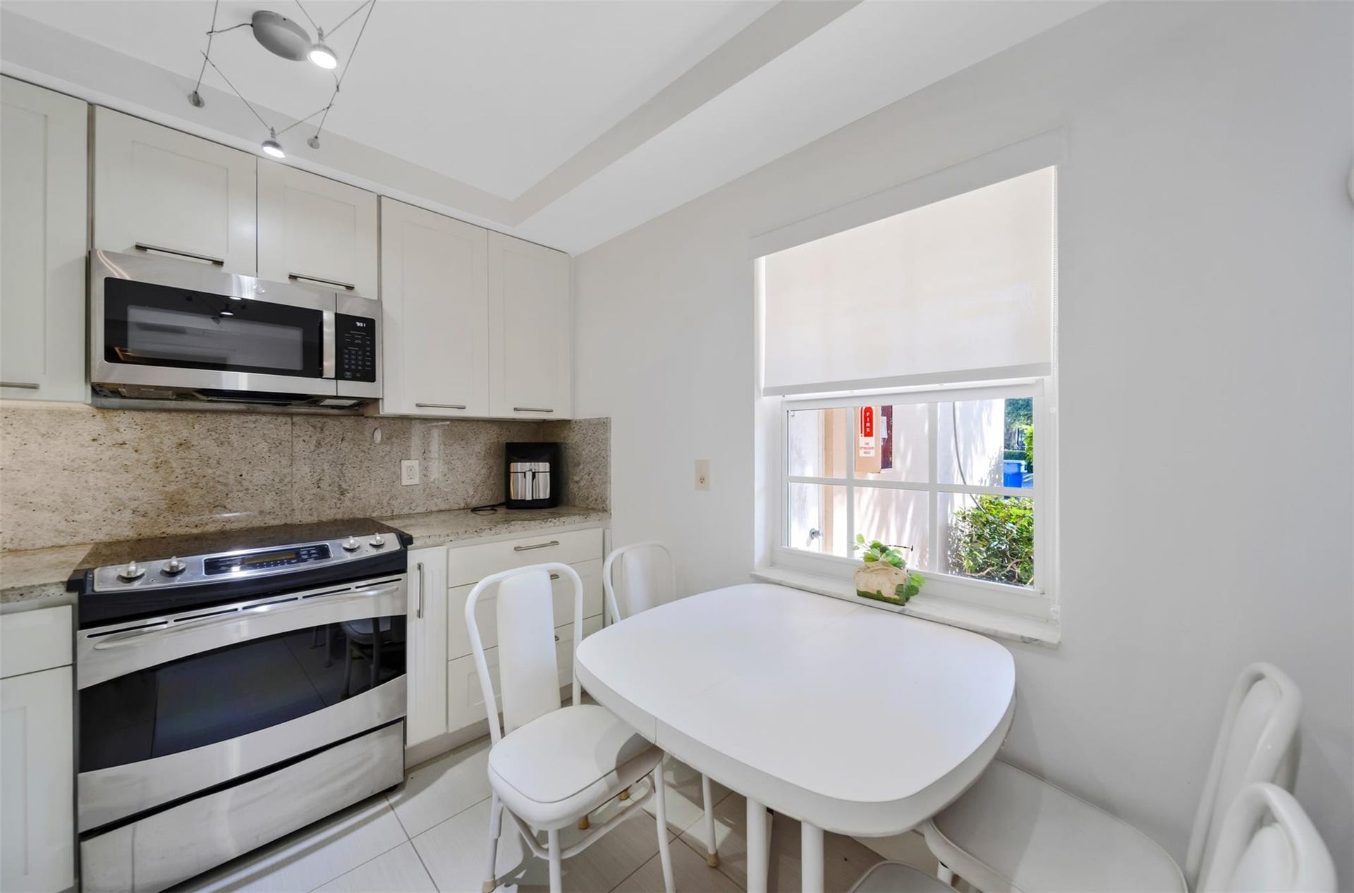 3611 OAKS CLUBHOUSE Drive, #104, Pompano Beach, FL 33069 Photo 15