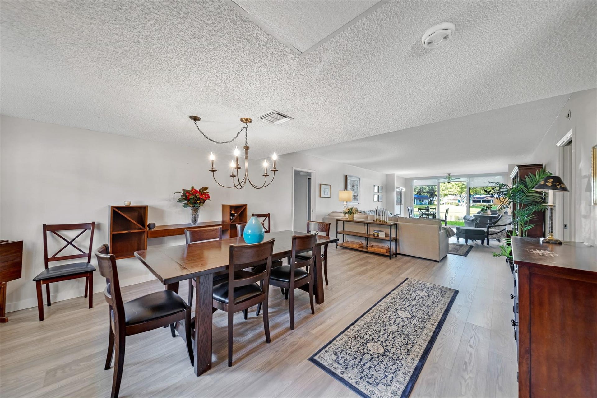 3611 OAKS CLUBHOUSE Drive, #104, Pompano Beach, FL 33069 Photo 2