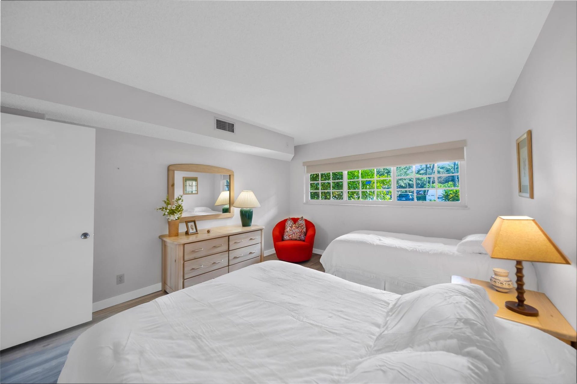 3611 OAKS CLUBHOUSE Drive, #104, Pompano Beach, FL 33069 Photo 23