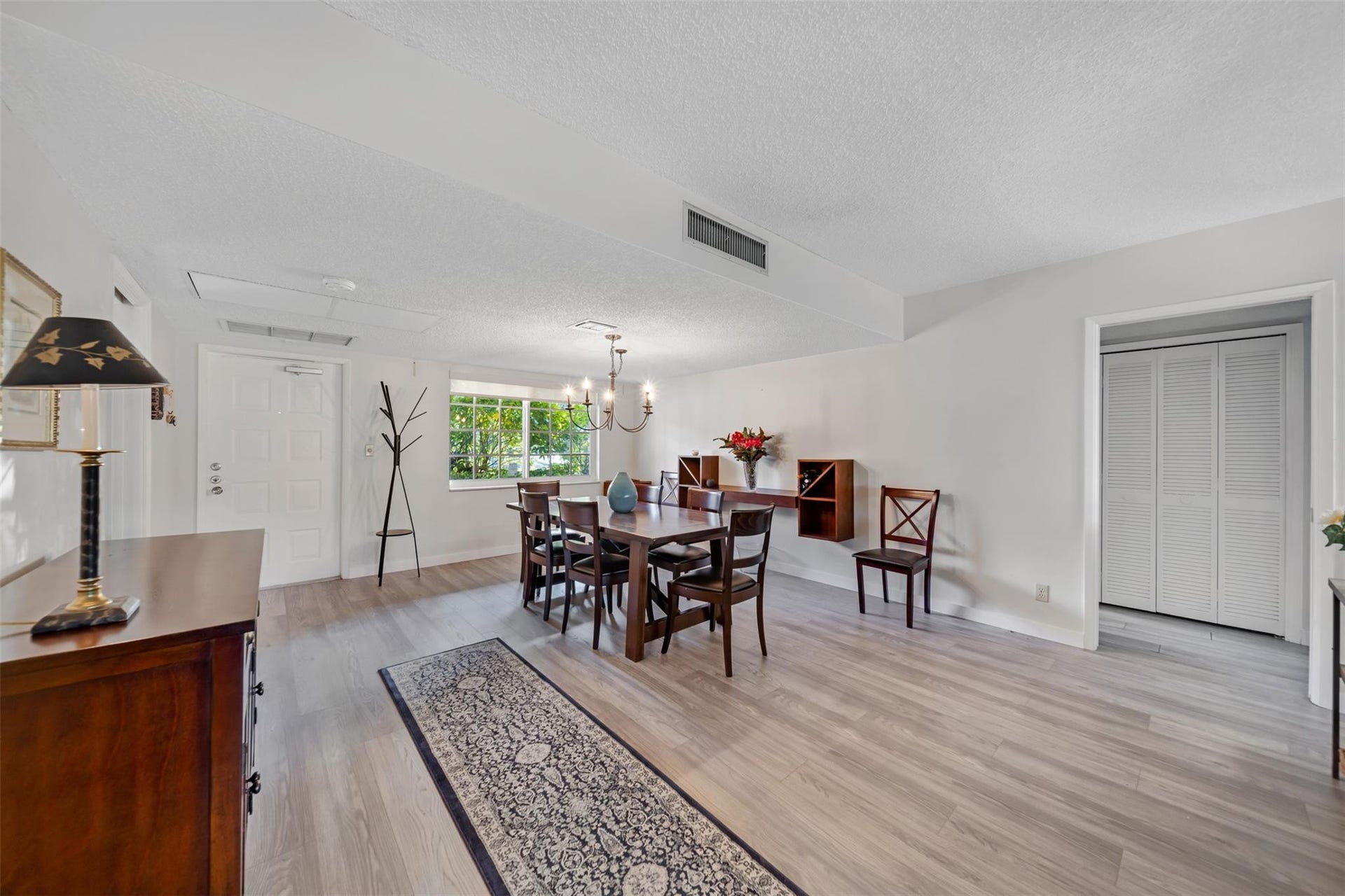 3611 OAKS CLUBHOUSE Drive, #104, Pompano Beach, FL 33069 Photo 8