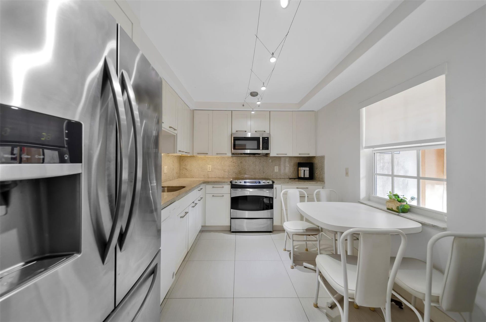 3611 OAKS CLUBHOUSE Drive, #104, Pompano Beach, FL 33069 Photo 14