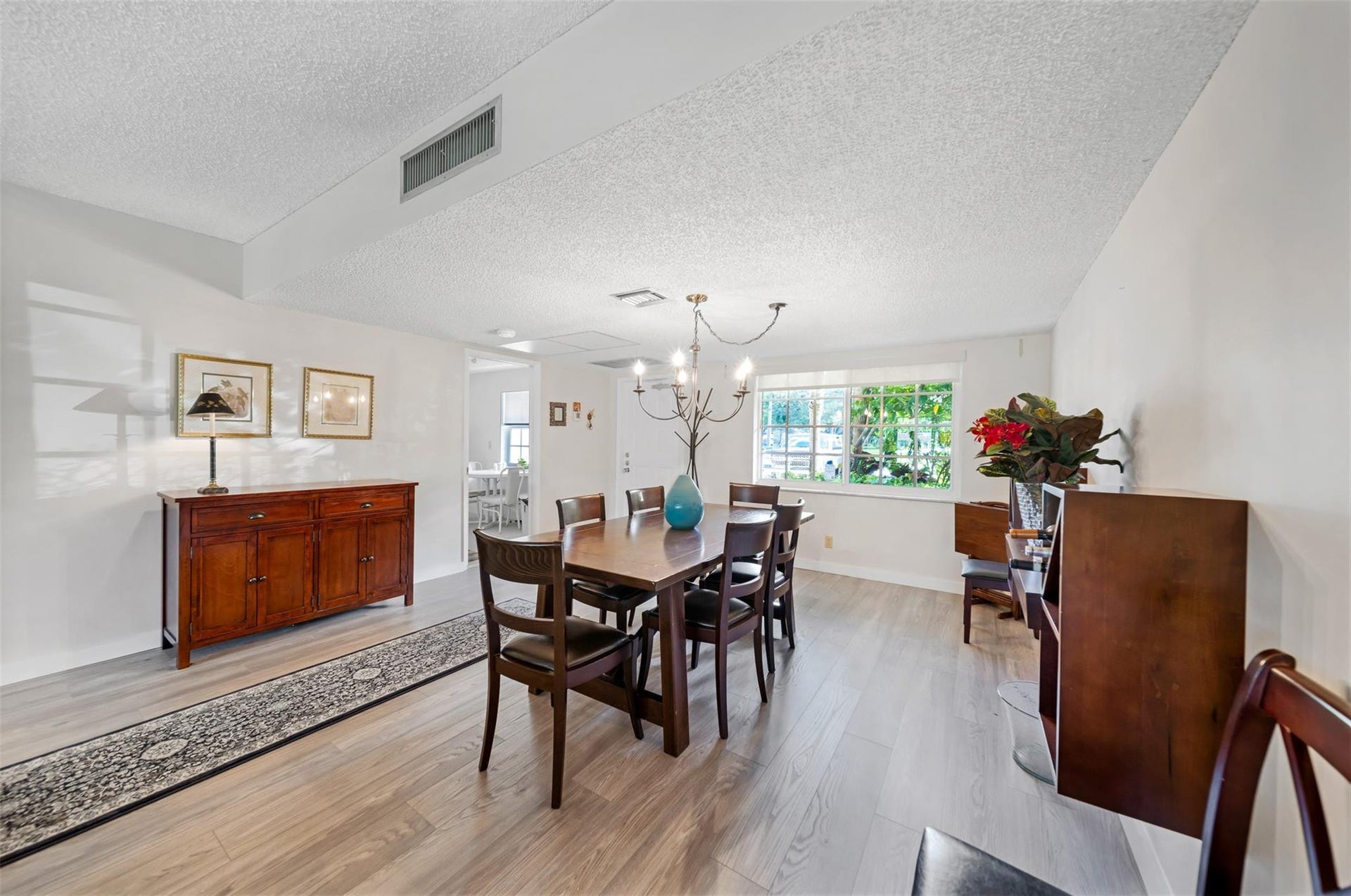 3611 OAKS CLUBHOUSE Drive, #104, Pompano Beach, FL 33069 Photo 9