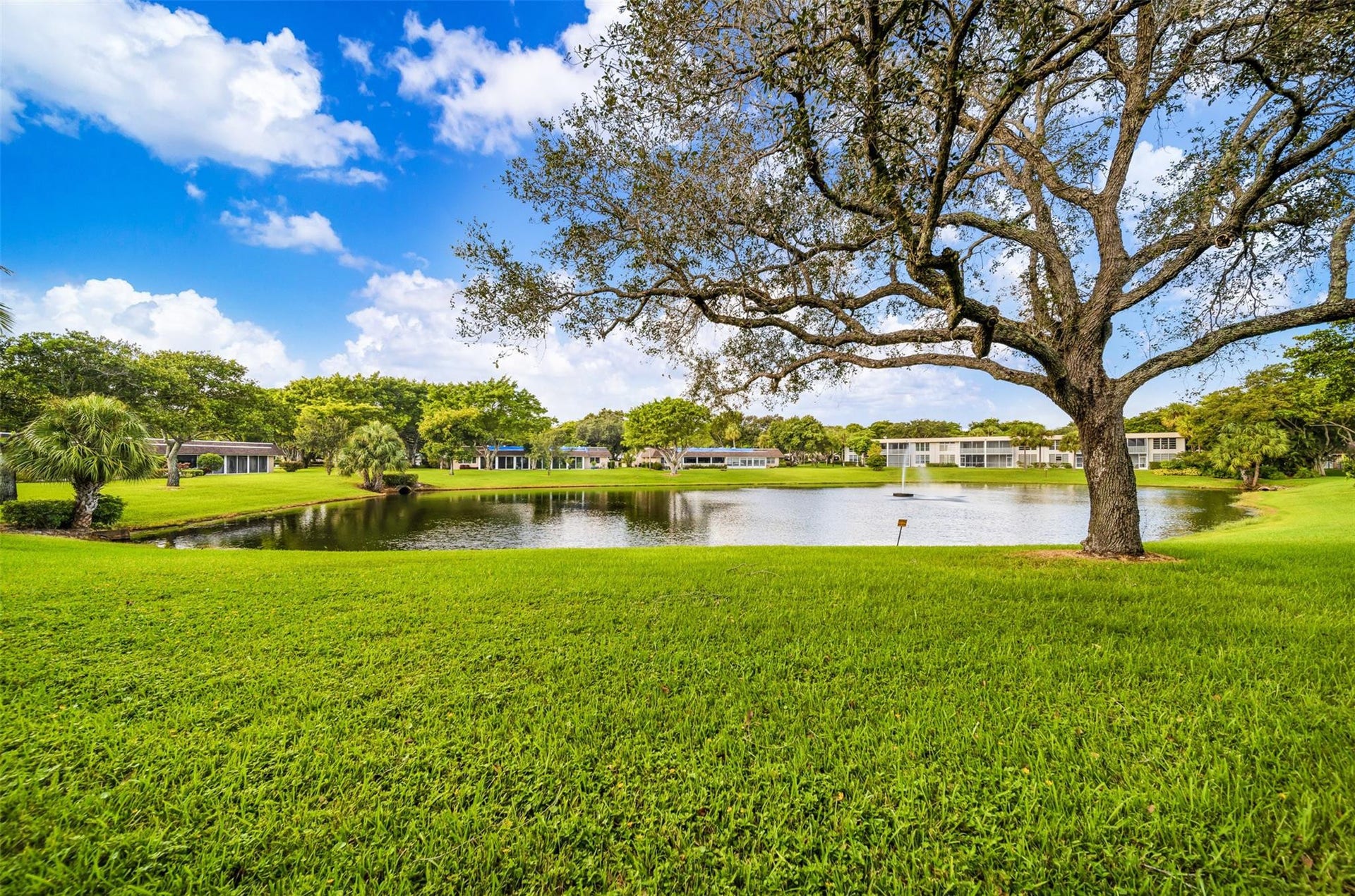 3611 OAKS CLUBHOUSE Drive, #104, Pompano Beach, FL 33069 Photo 33