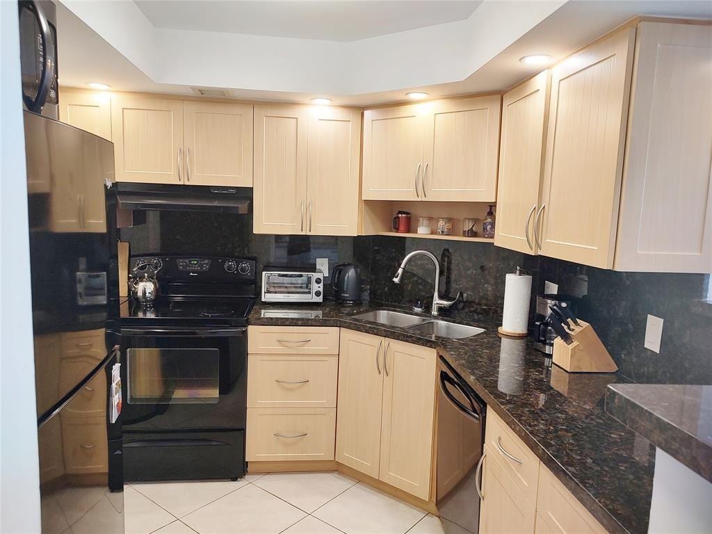 133 N POMPANO BEACH Boulevard N, #1211, Pompano Beach, Pompano Beach, FL 33062 Photo 10
