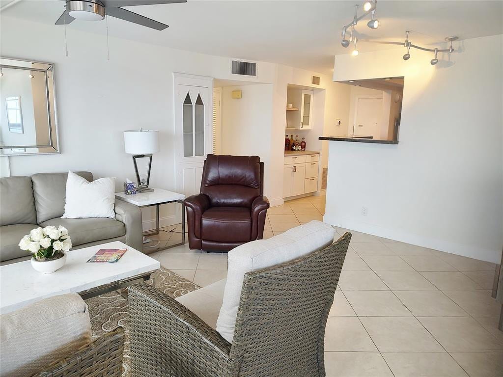 133 N POMPANO BEACH Boulevard N, #1211, Pompano Beach, Pompano Beach, FL 33062 Photo 8