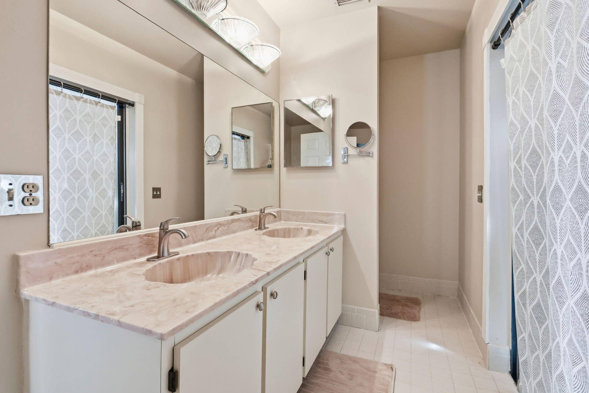 20986 Rustlewood Avenue, Boca Raton, FL 33428 30-web-or-mls-027_0E2A4602 (2)