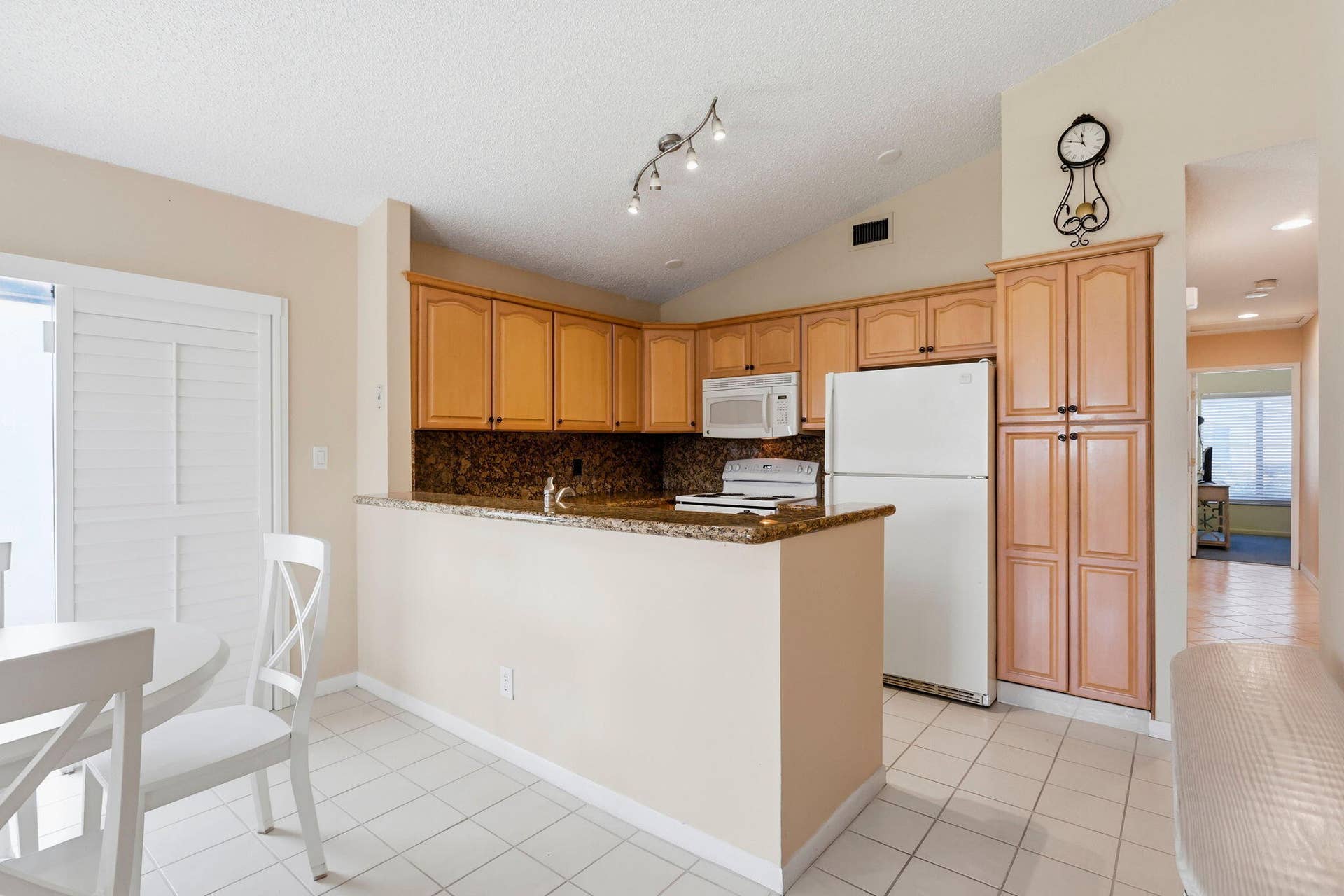 20986 Rustlewood Avenue, Boca Raton, FL 33428 10-web-or-mls-008_0E2A4542