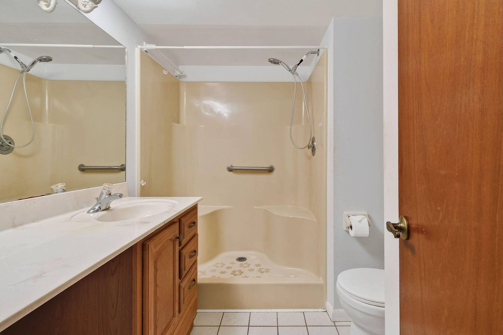 8387 SE Croft Circle, #Q3, Hobe Sound, FL 33455 Master bath-stand alone shower