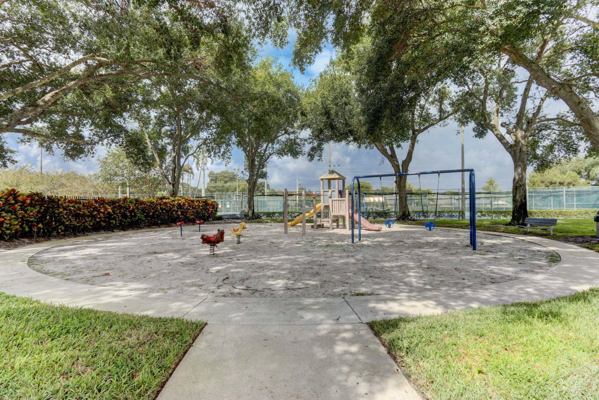 183 Charter Way, West Palm Beach, FL 33407 PLAY GROUND