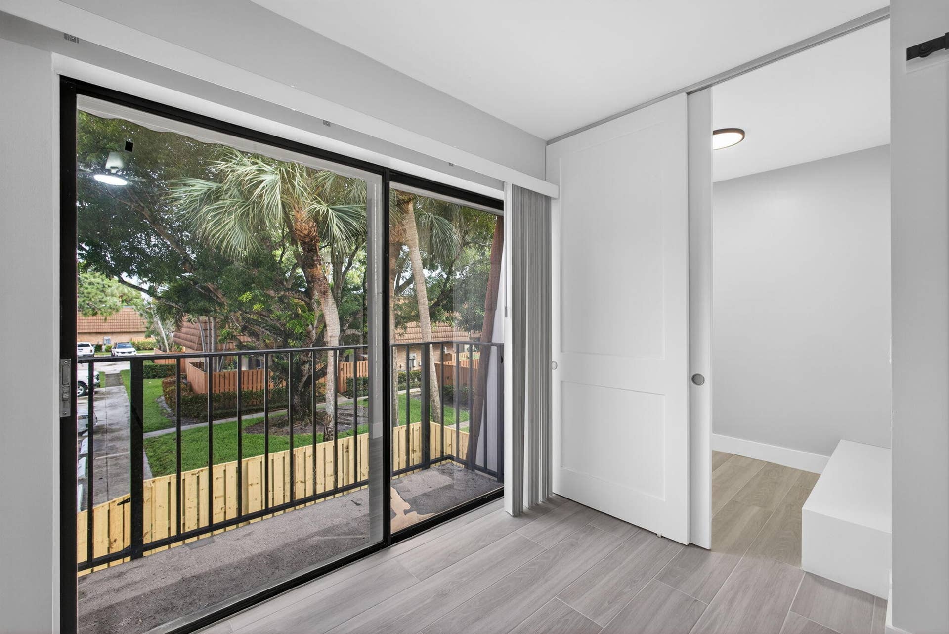 183 Charter Way, West Palm Beach, FL 33407 MASTER BEDROOM