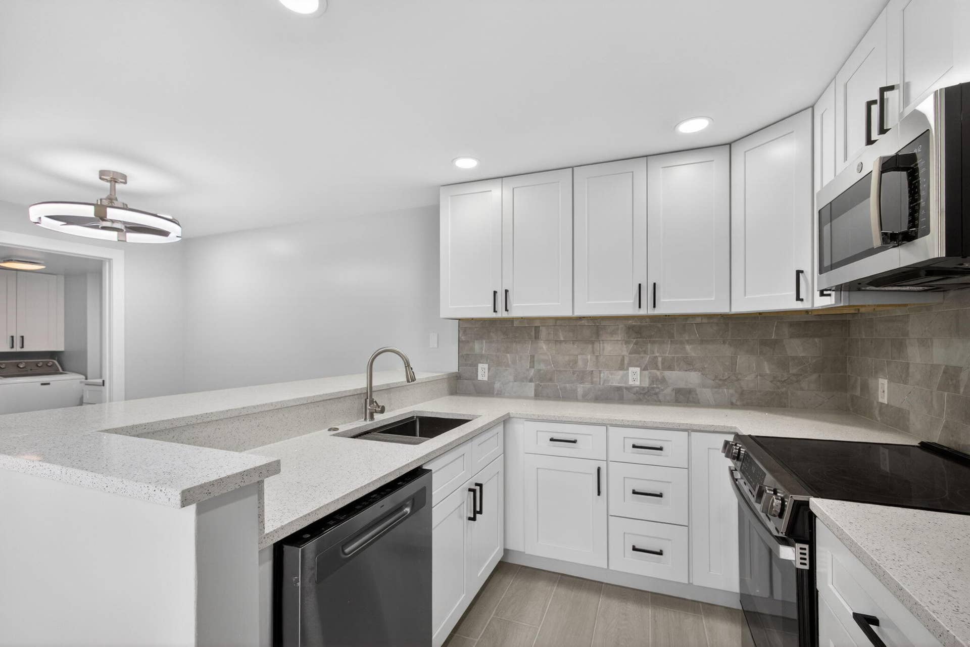 183 Charter Way, West Palm Beach, FL 33407 KITCHEN