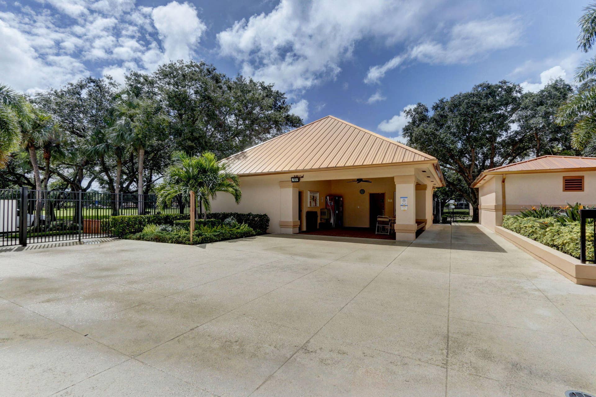 183 Charter Way, West Palm Beach, FL 33407 58-web-or-mls-_MG_8215_6_7_8_9