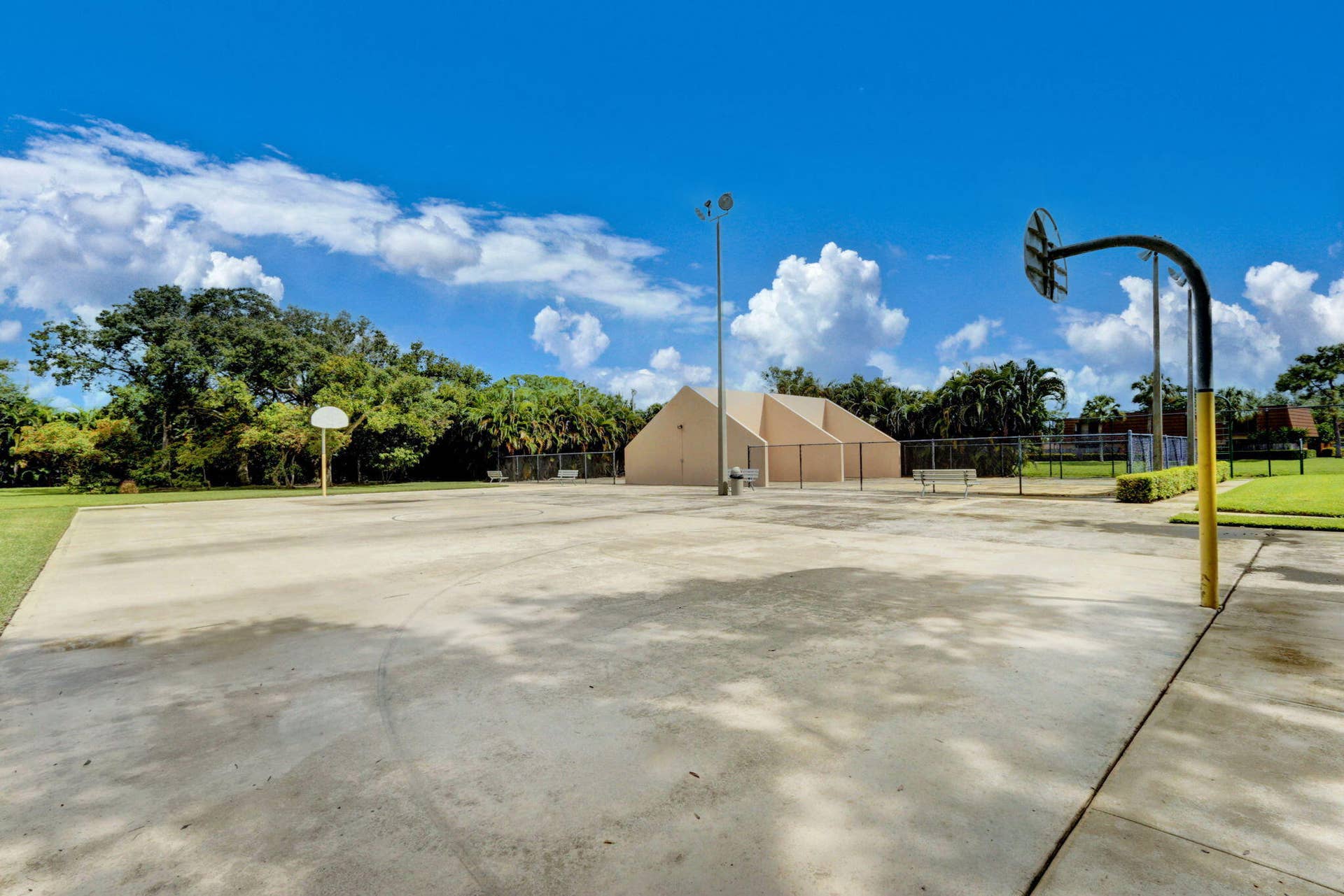 183 Charter Way, West Palm Beach, FL 33407 BASKETBALL/RACQUETBALL COURTS