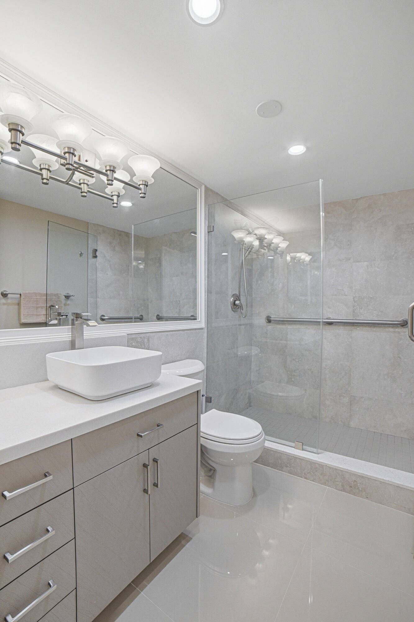 2nd bathroom