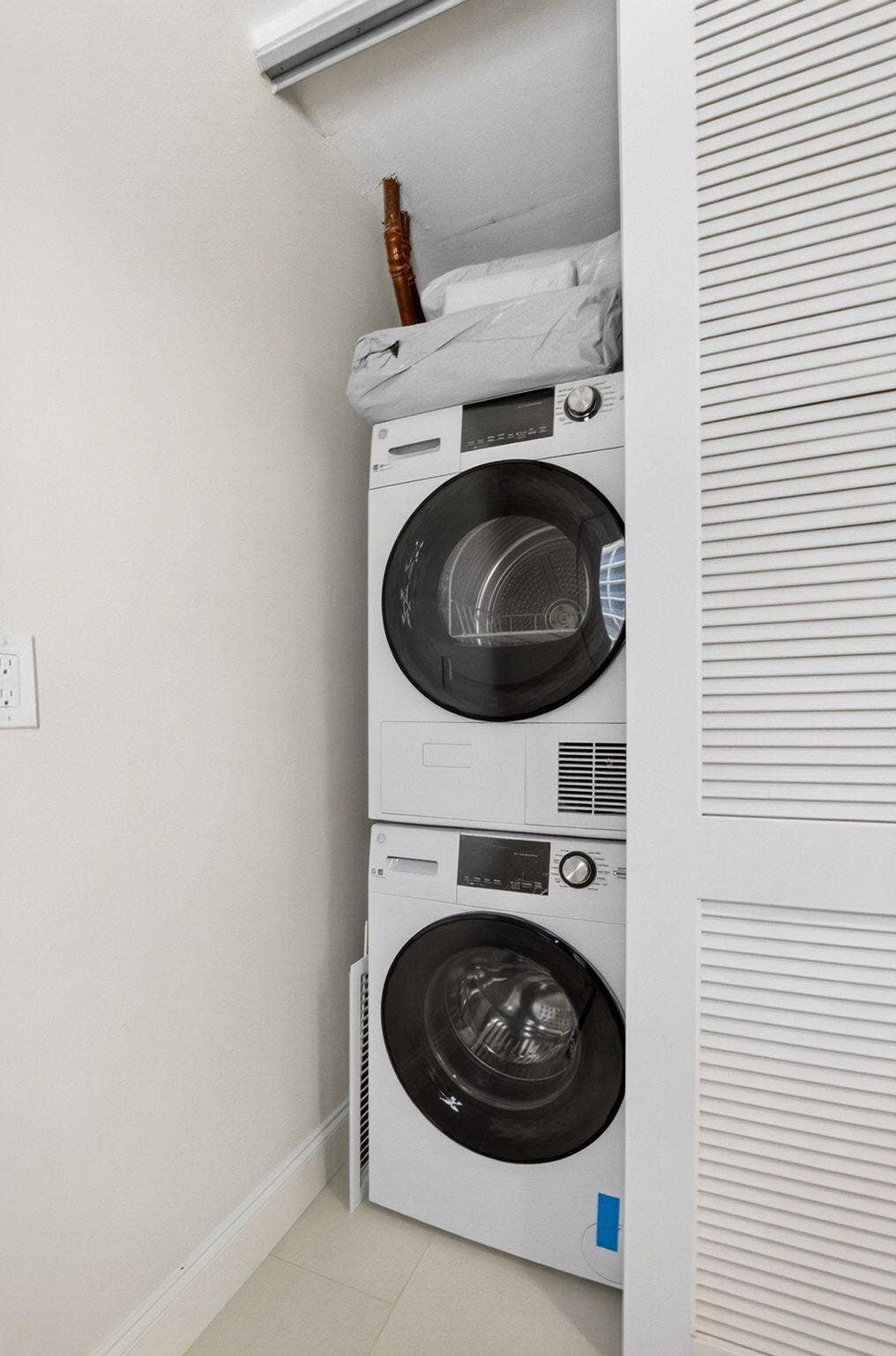 2701 S Ocean Boulevard, #47, Highland Beach, FL 33487 Washer & Dryer