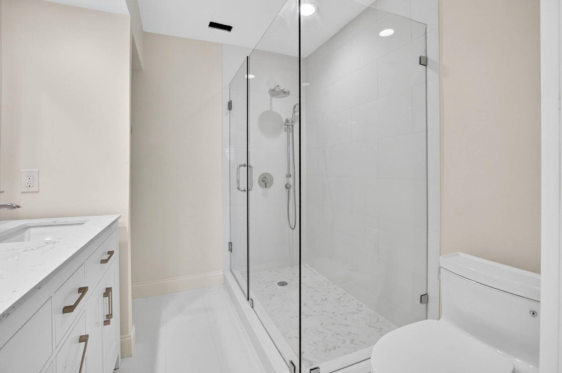 2701 S Ocean Boulevard, #47, Highland Beach, FL 33487 Primary Bathroom