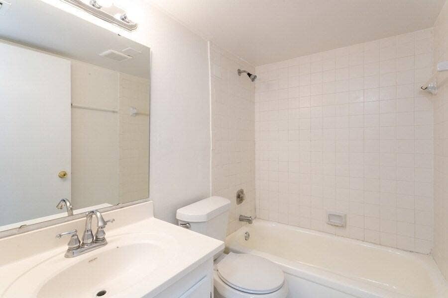 1720 N Congress Avenue, #305, West Palm Beach, FL 33401 Bathroom