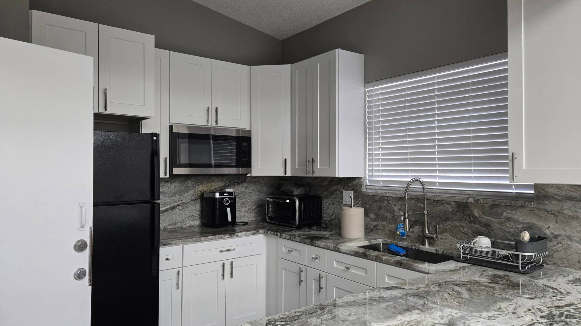 2334 S Cypress Bend Drive, #602, Pompano Beach, FL 33069 Community Room Kitchen