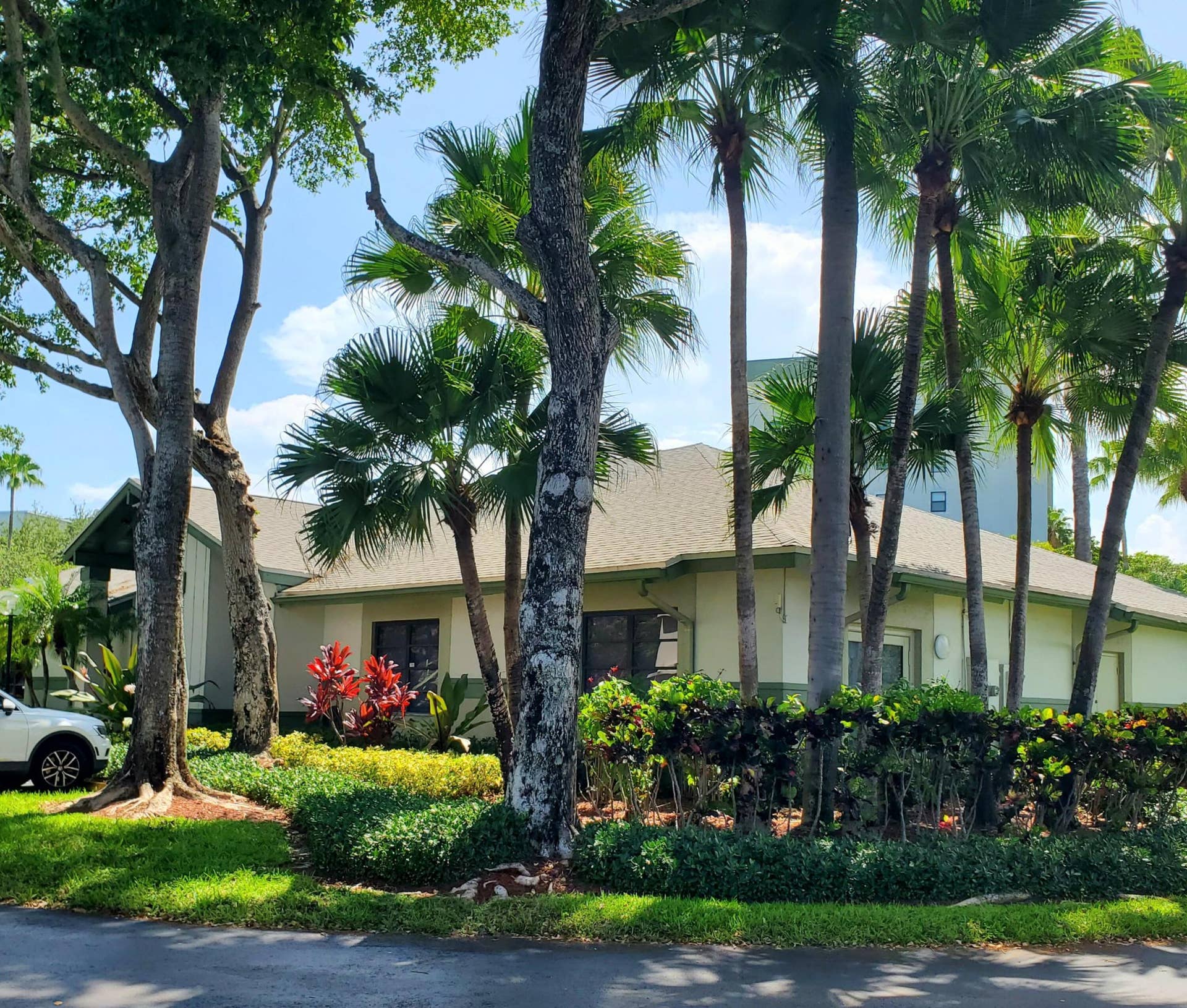 2334 S Cypress Bend Drive, #602, Pompano Beach, FL 33069 Cypress Bend VII Clubhouse