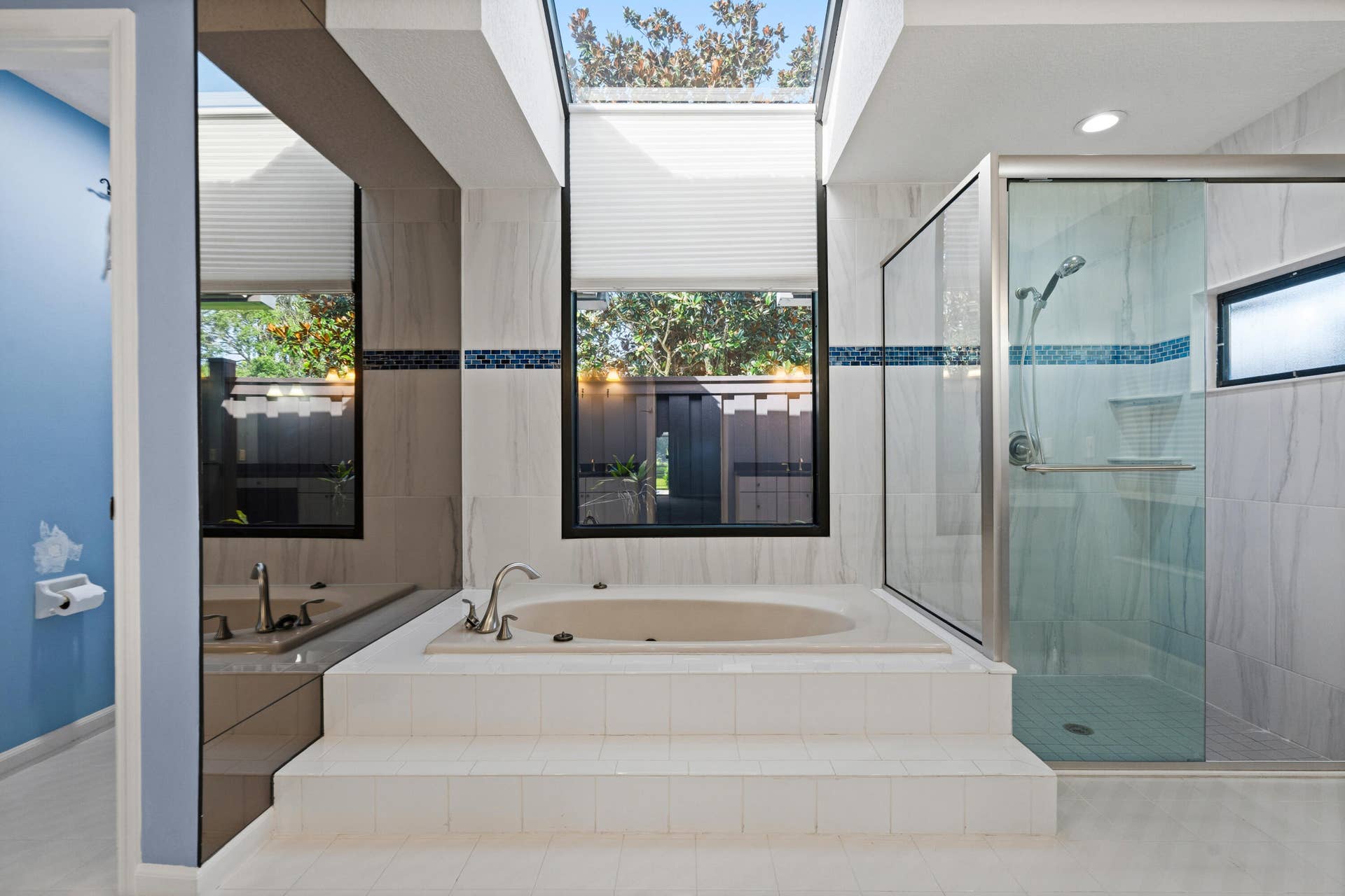 6606 Wood Lake Road, Jupiter, FL 33458 primary bath