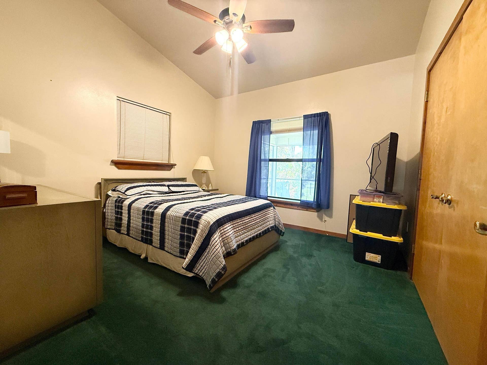 Guest Room 2 - spacious with large window and closet