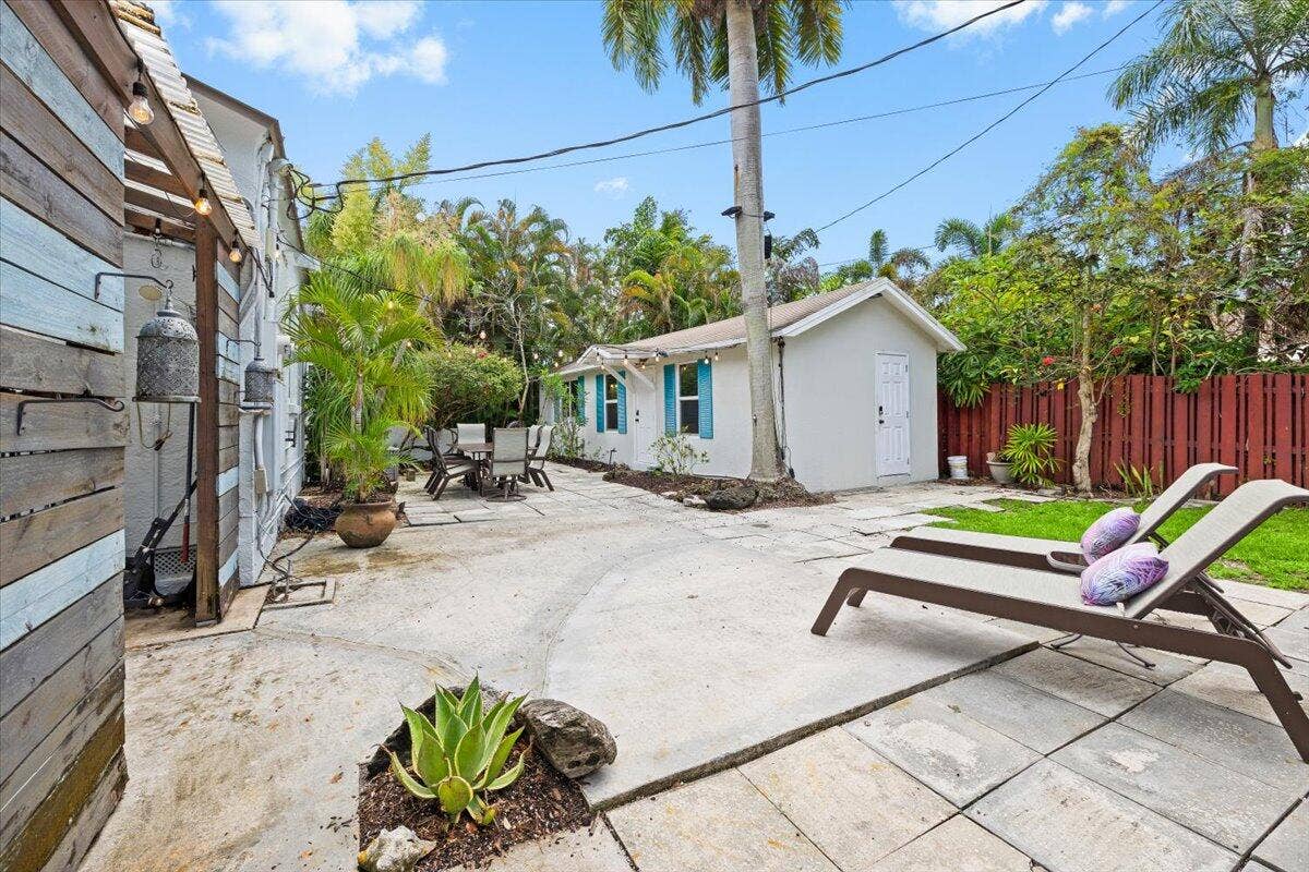 305 NE 14th Avenue, Fort Lauderdale, FL 33301 30-424A5708