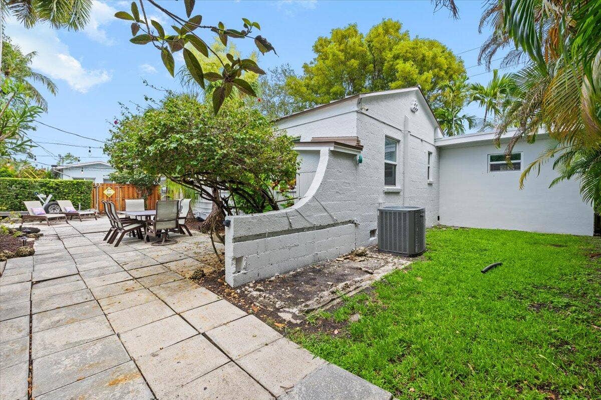 305 NE 14th Avenue, Fort Lauderdale, FL 33301 34-424A5718